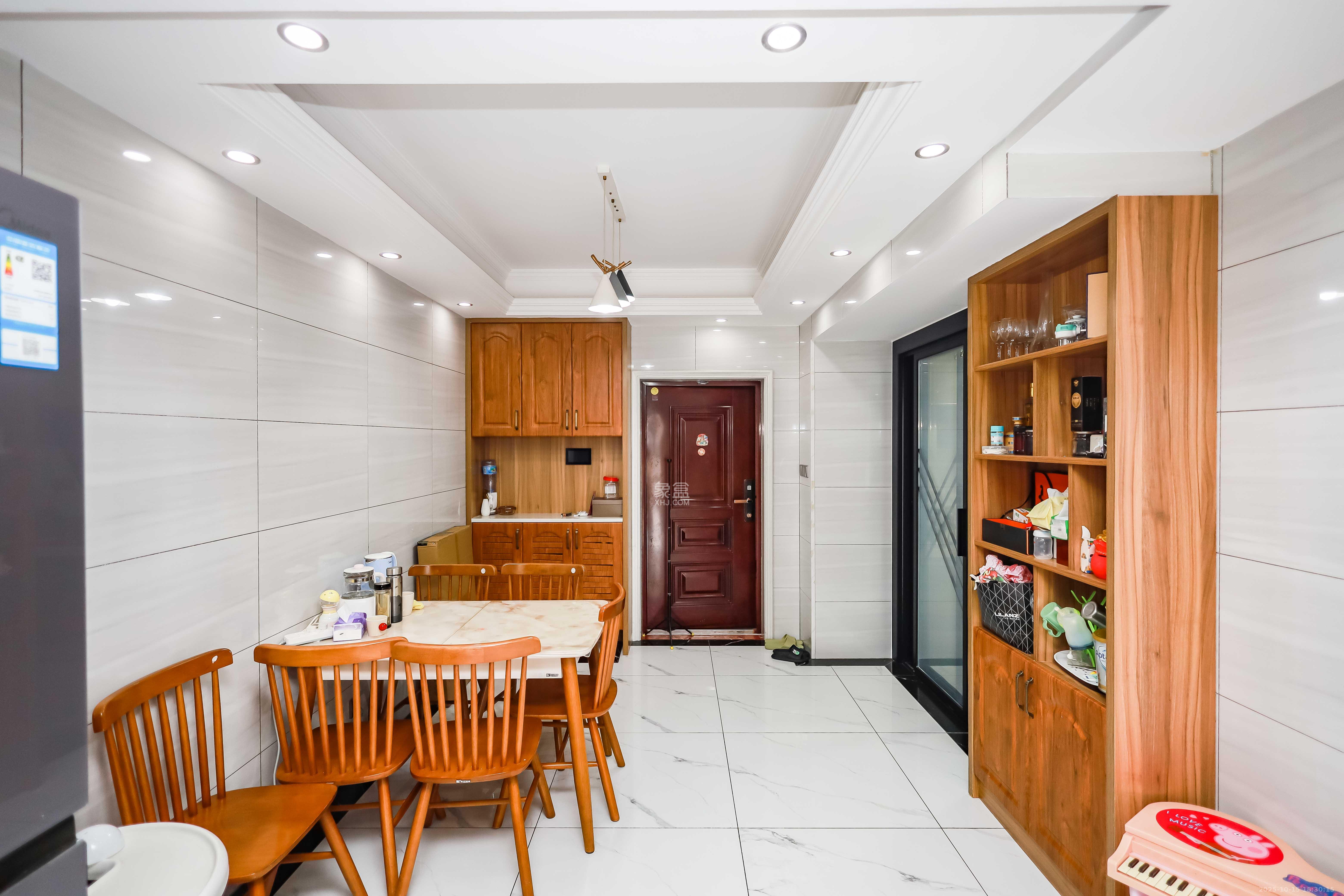 奥克斯缔壹城 3室2厅2卫 110.0万 奥克斯缔壹城 3室2厅2卫 110.0万客厅