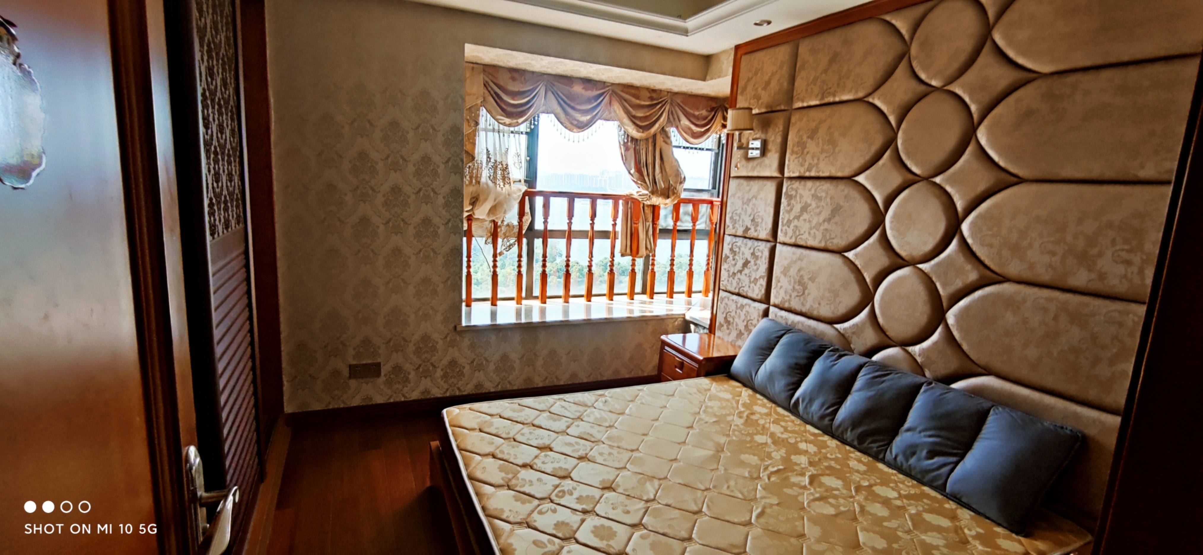 梓山湖公馆 3室2厅2卫 2680.0元/月 梓山湖公馆 3室2厅2卫 2680.0元/月室内图