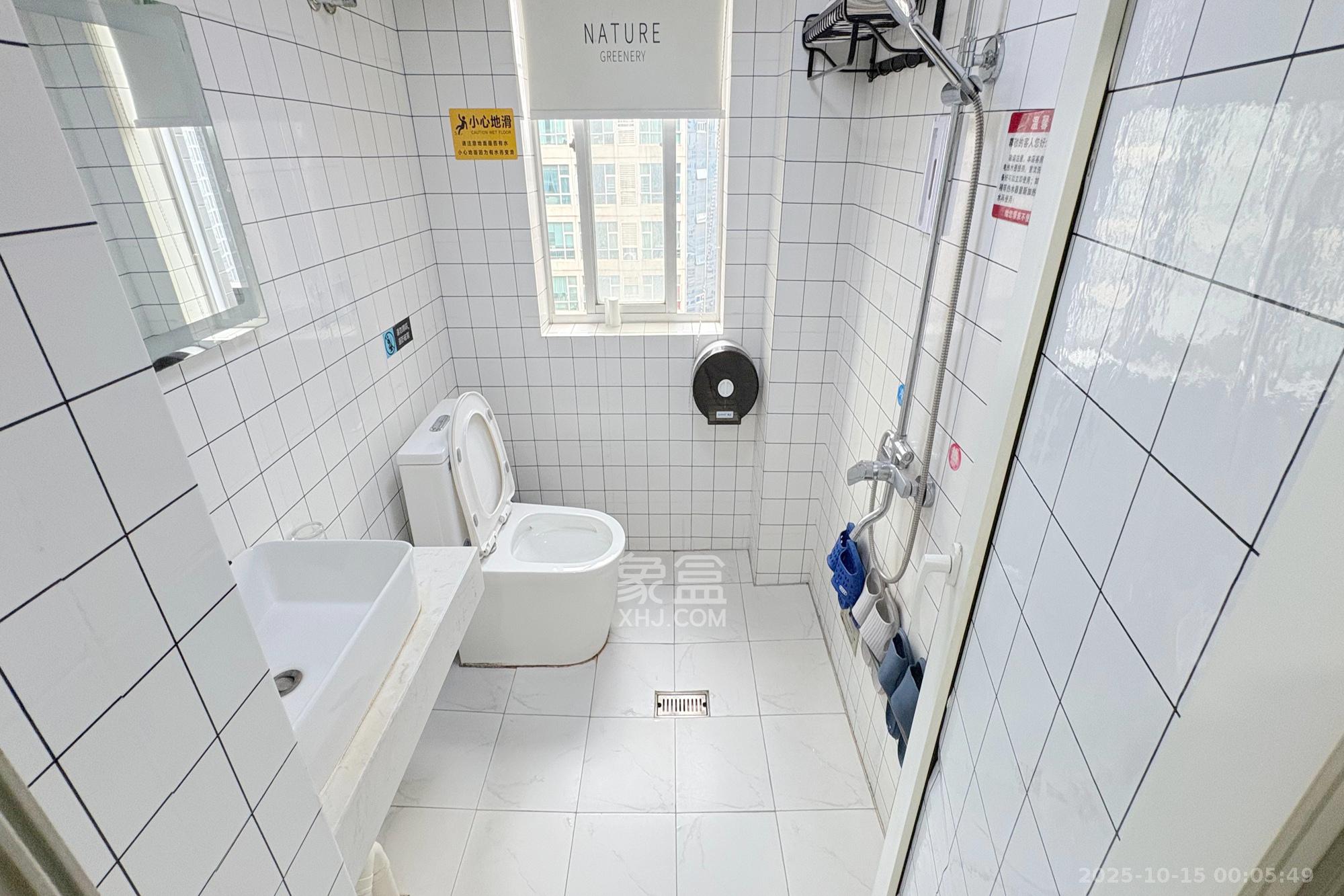 景江东方 1室1厅1卫 45.0万 景江东方 1室1厅1卫 45.0万卫生间