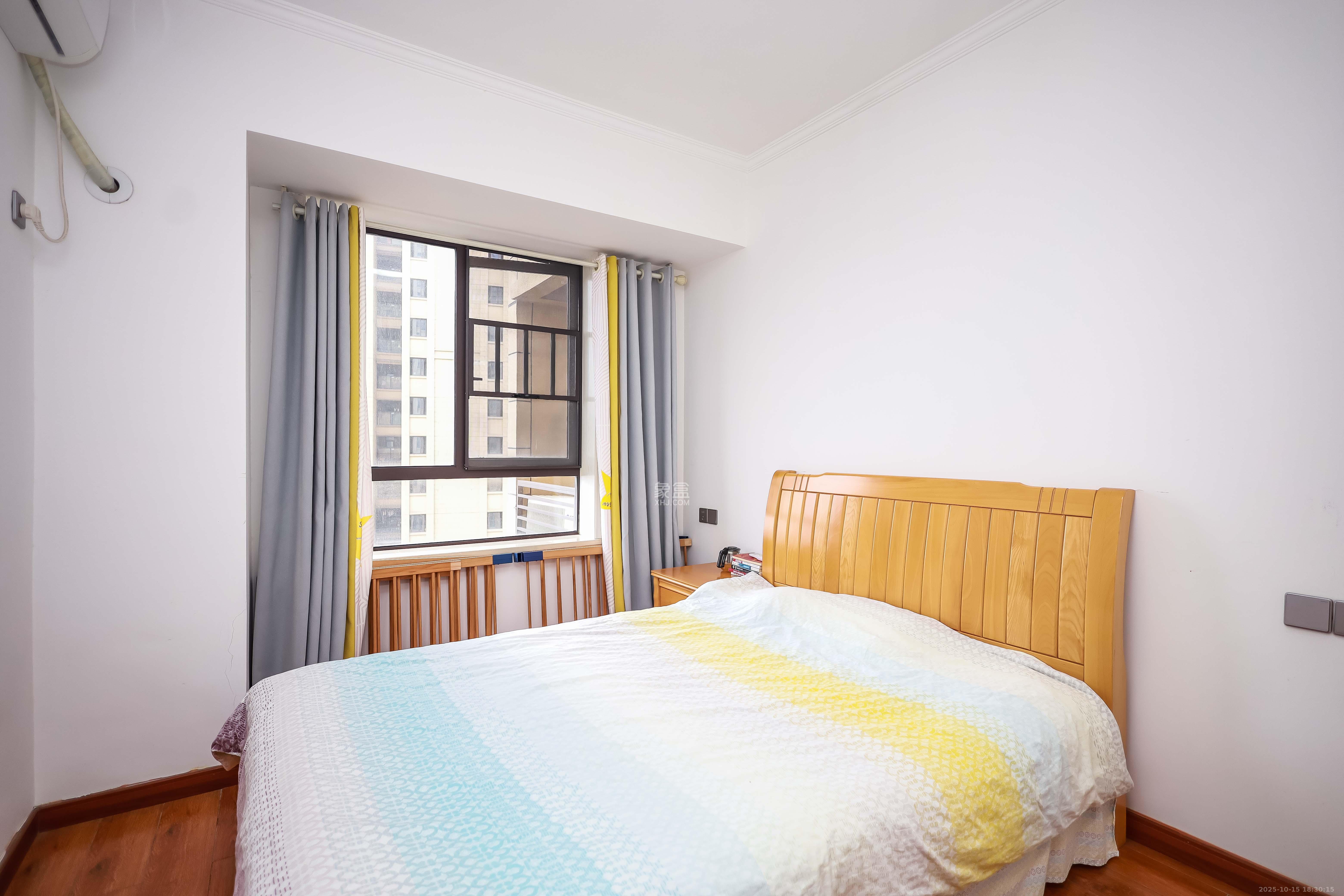 奥克斯缔壹城 3室2厅2卫 110.0万 奥克斯缔壹城 3室2厅2卫 110.0万卧室