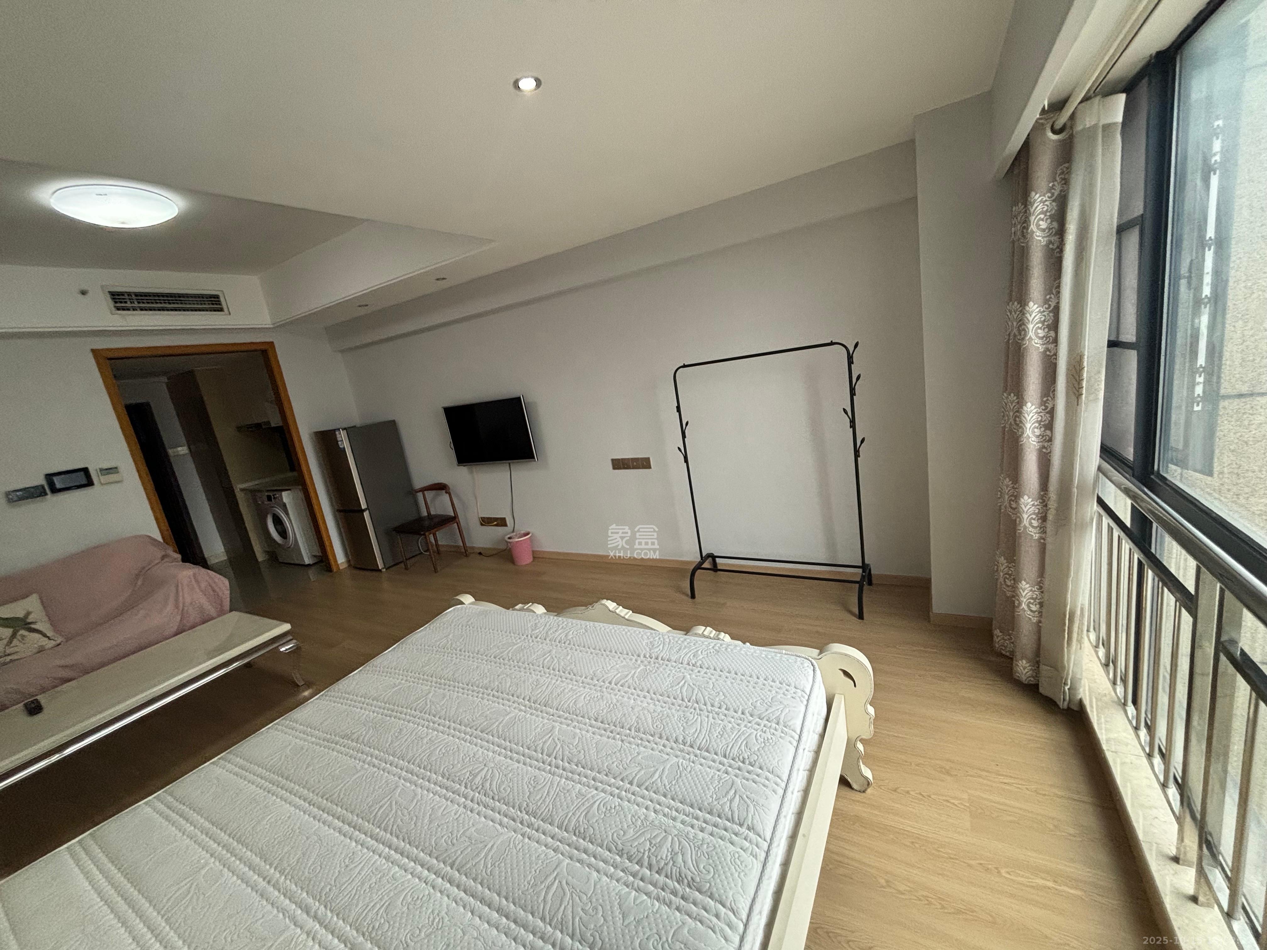 五一钻界  1室1厅1卫    2000.0元/月室内图