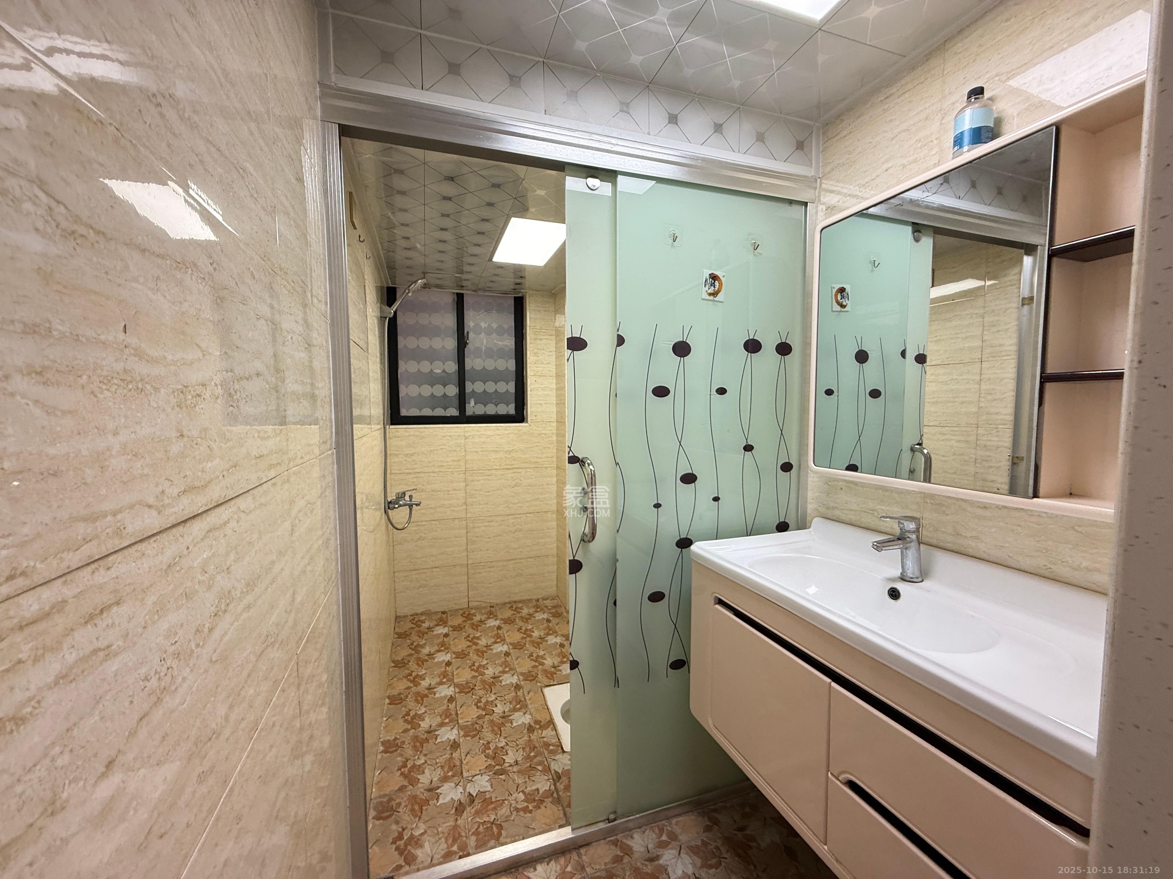 金富星城  1室2厅1卫    1500.0元/月室内图