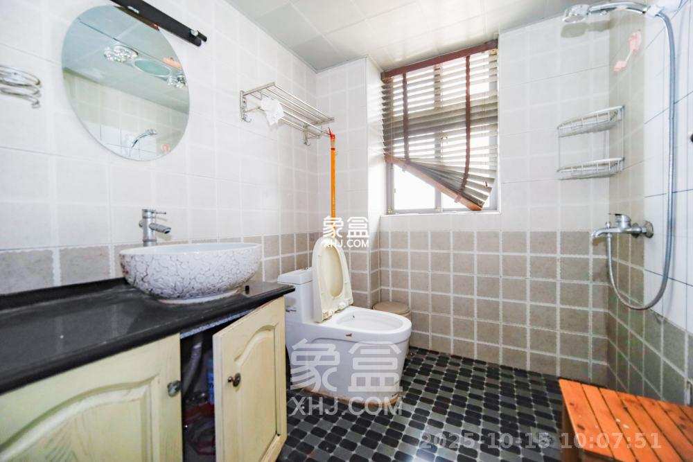 上海城小区 2室2厅1卫 1800.0元/月 上海城小区 2室2厅1卫 1800.0元/月室内图