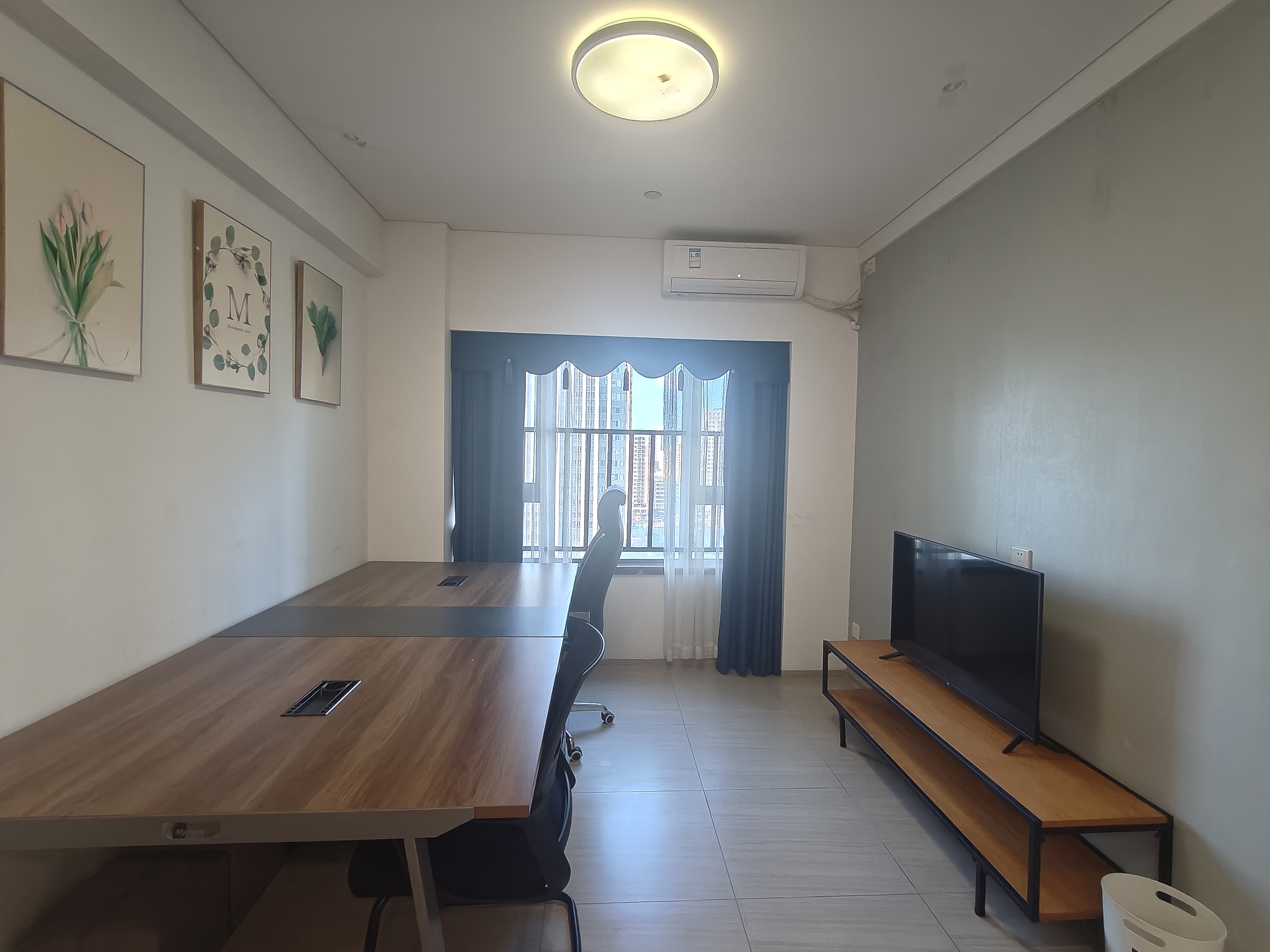 海航豪庭南苑  1室1厅1卫    3000.0元/月室内图