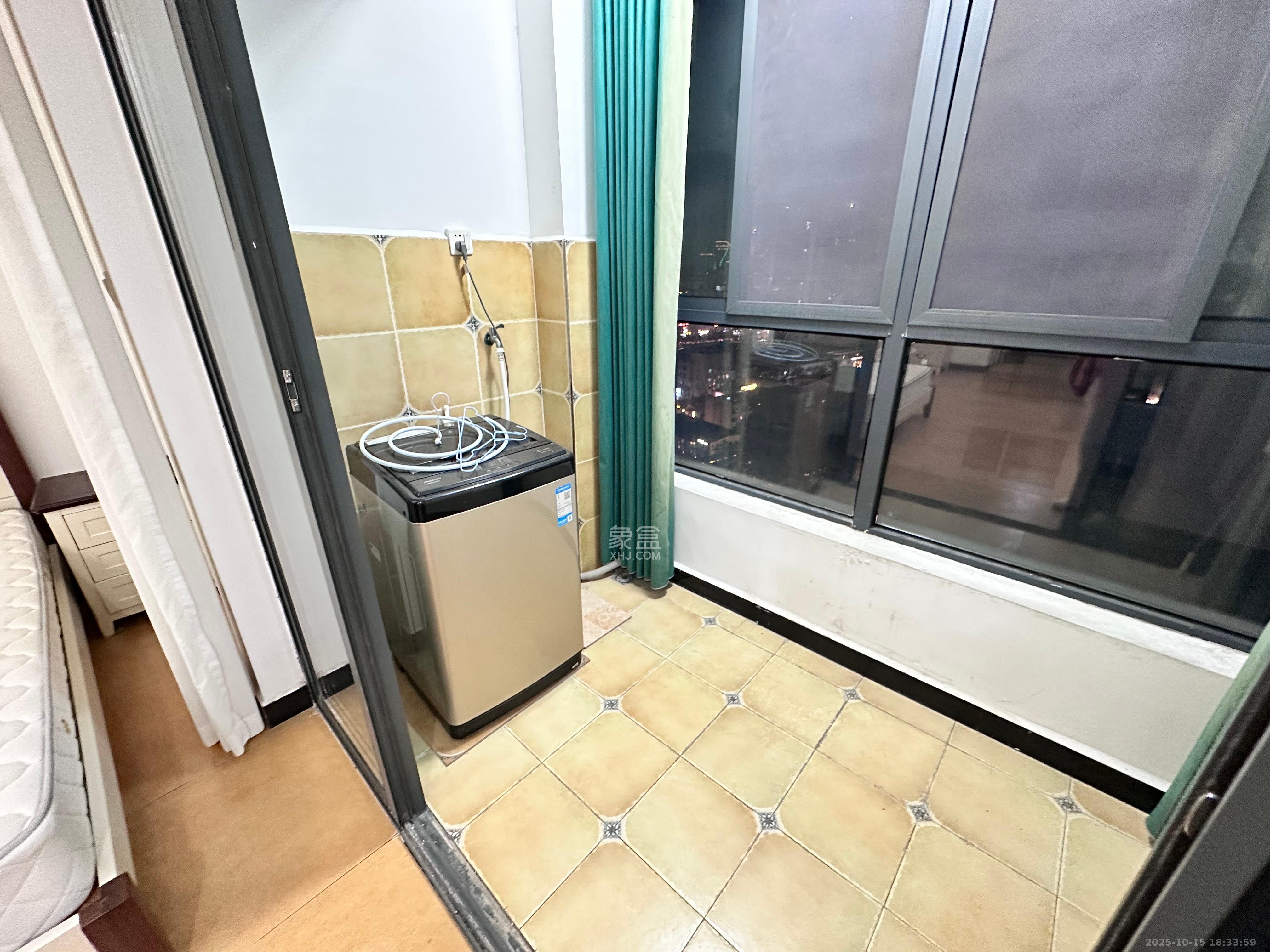 中交里城  1室1厅1卫    1550.0元/月 中交里城  1室1厅1卫    1550.0元/月室内图