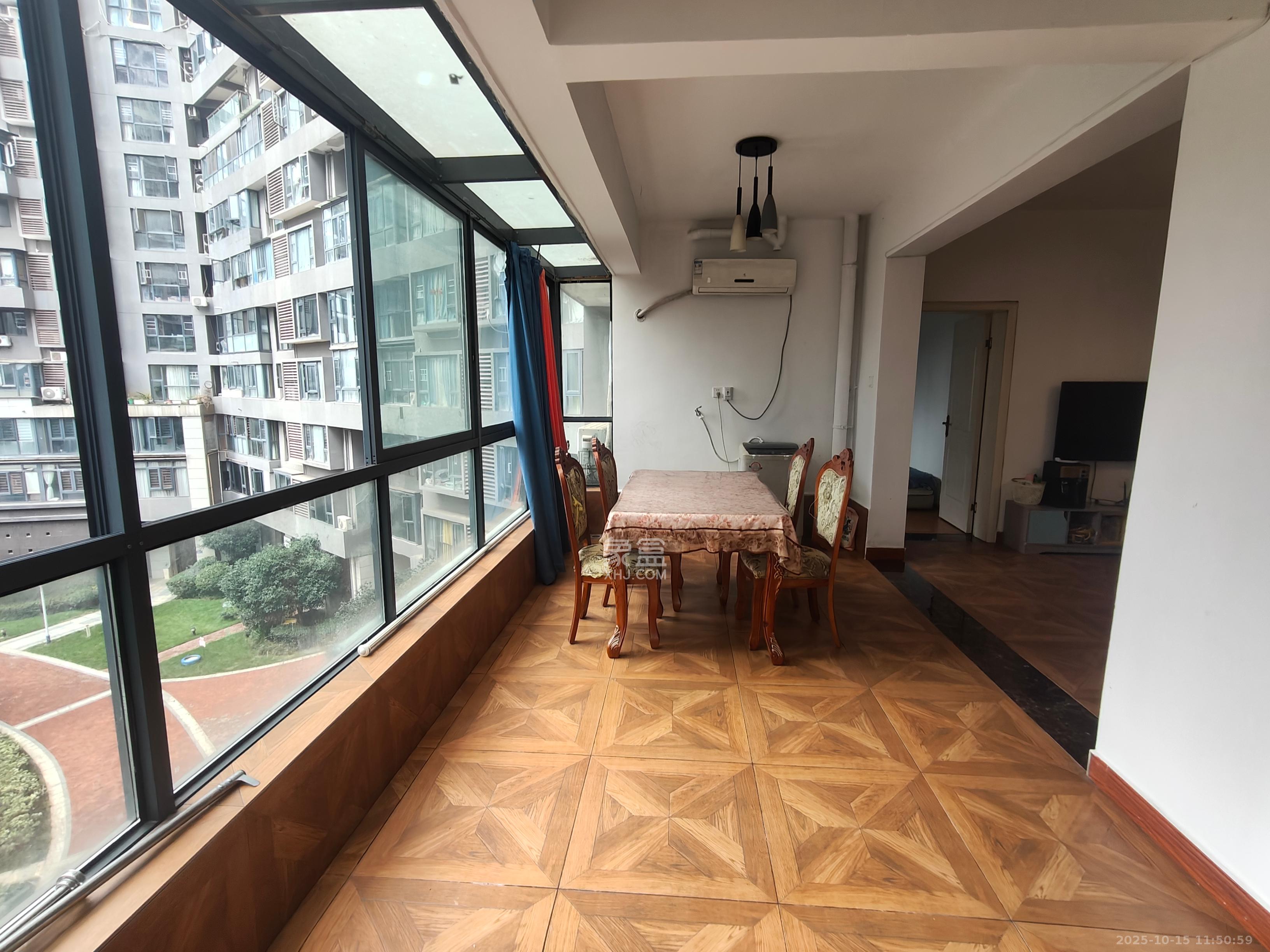 华韵城市海岸(城市水岸苑) 3室1厅1卫 2500.0元/月 华韵城市海岸(城市水岸苑) 3室1厅1卫 2500.0元/月室内图