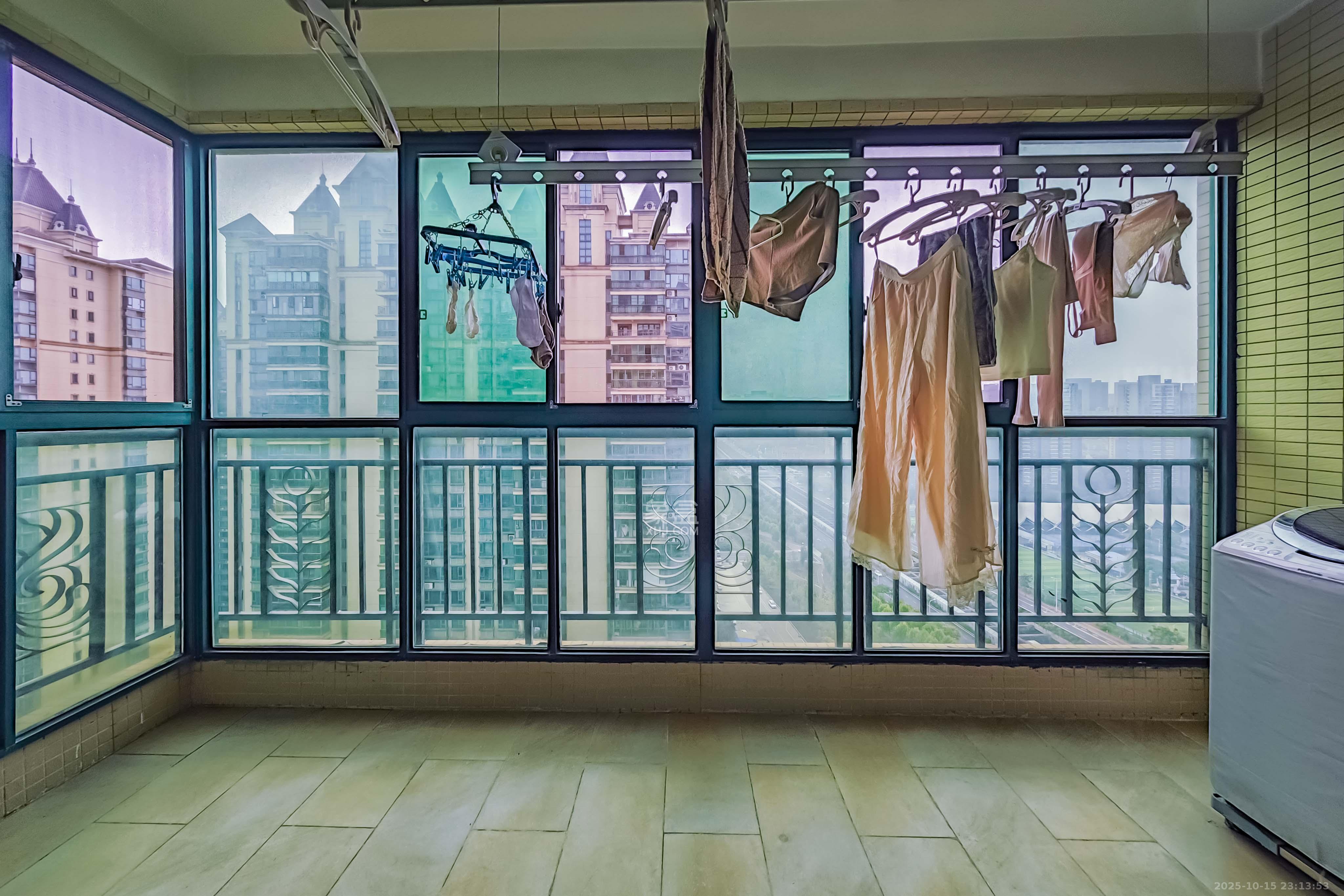 恒大绿洲  3室2厅2卫    102.0万其他