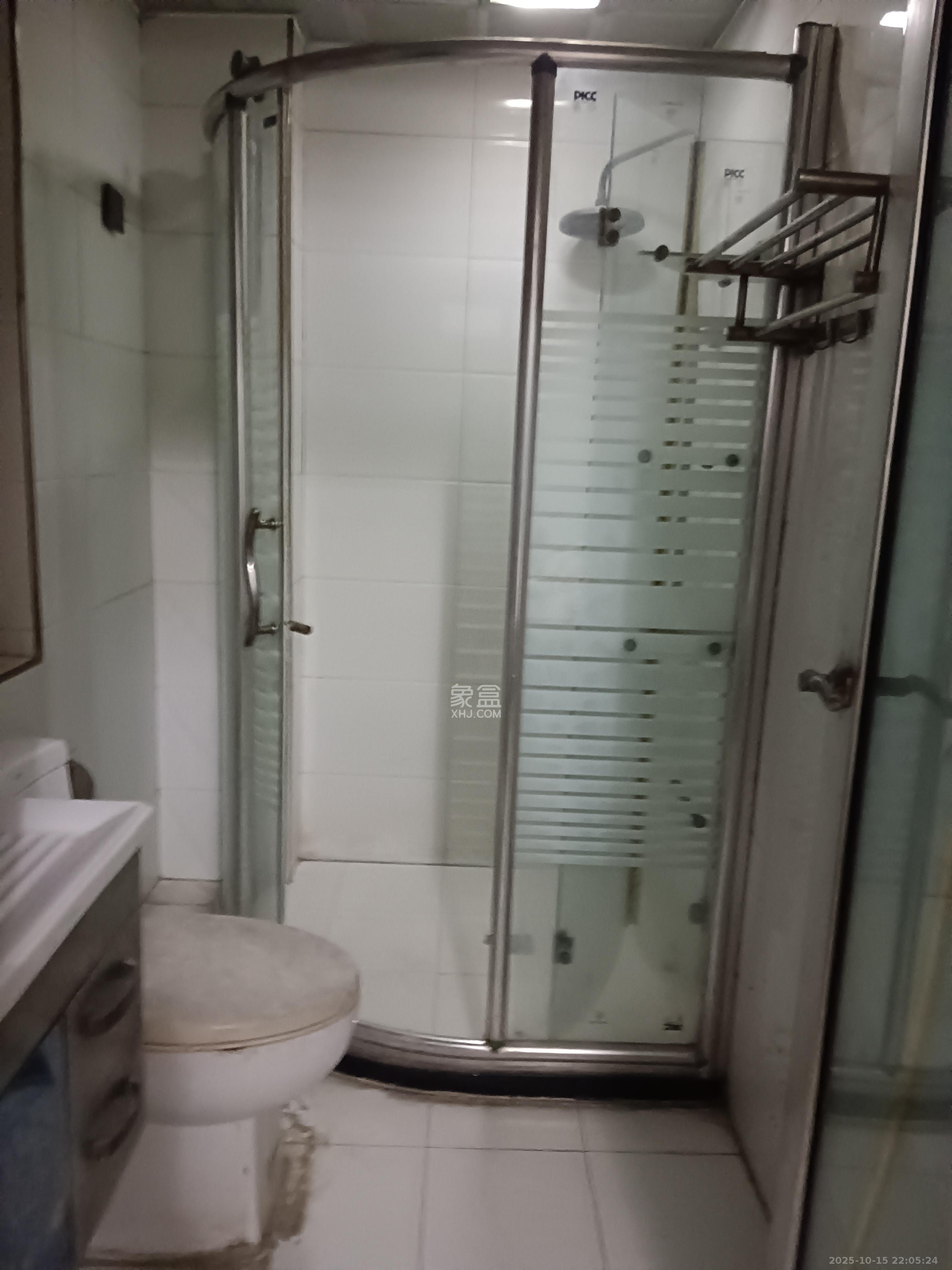 增辉凯旋帝景  3室2厅2卫    2000.0元/月室内图