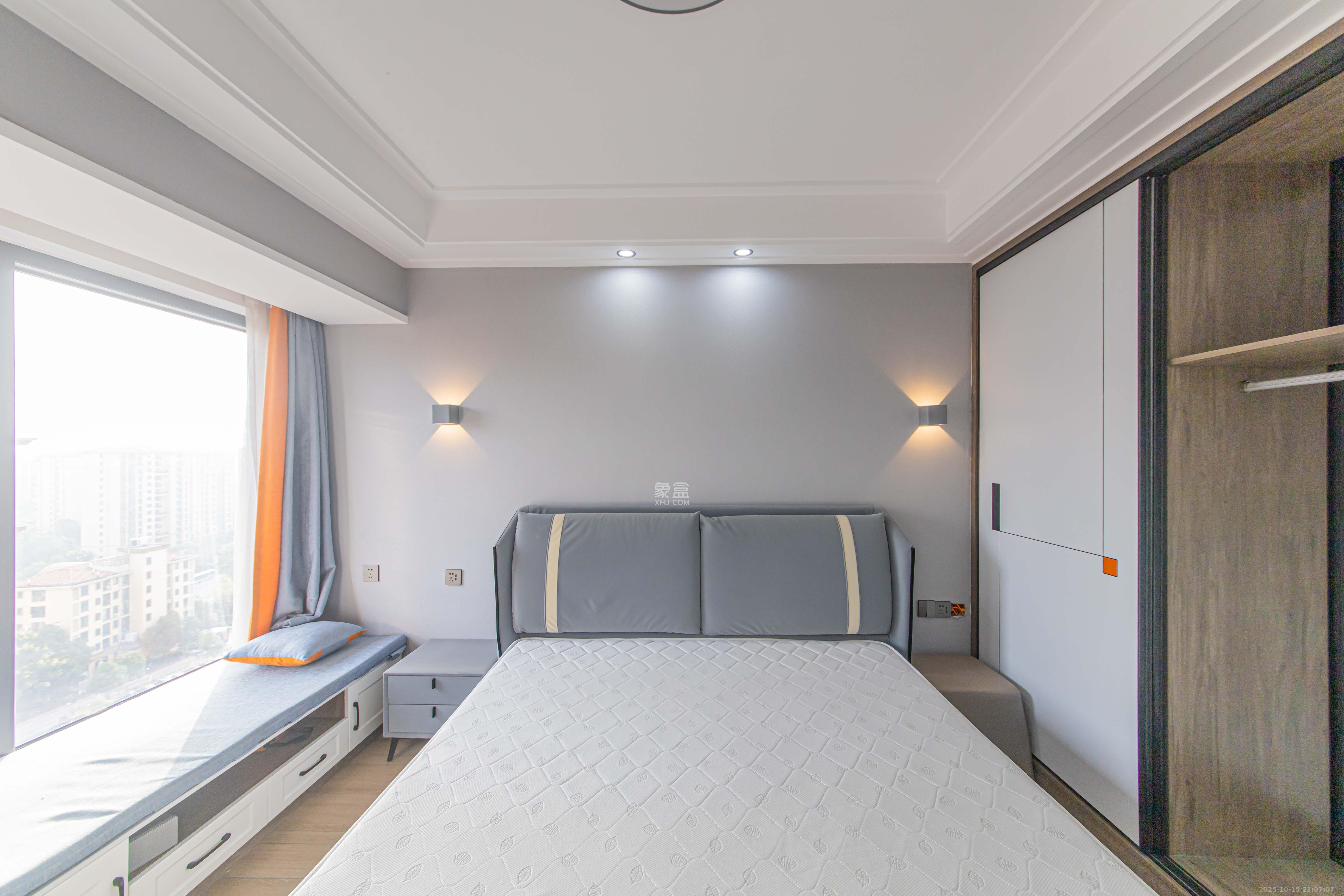 中建芙蓉嘉苑  4室2厅1卫    105.0万卧室