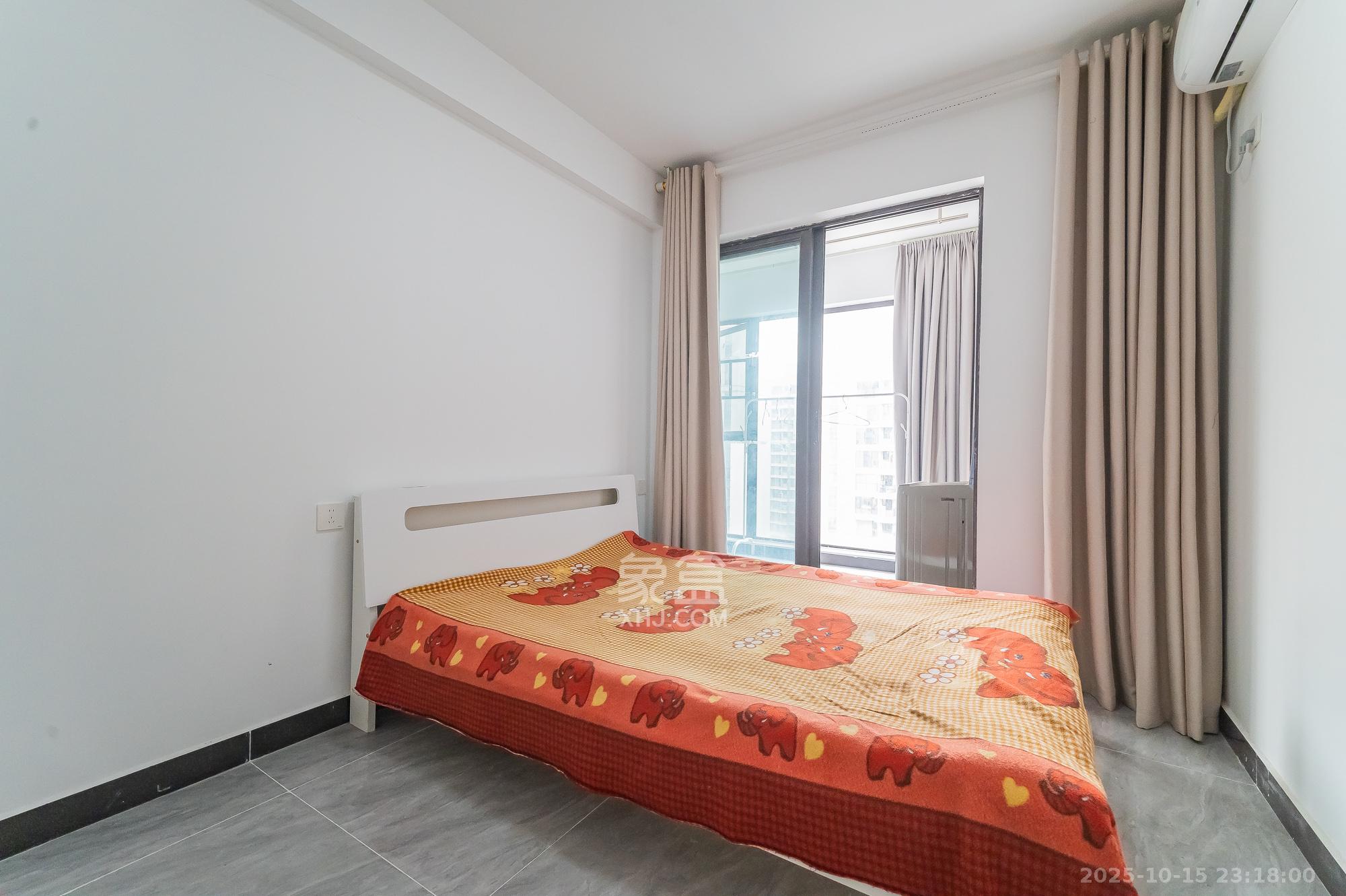 兴进珺府  3室2厅1卫    78.8万 兴进珺府  3室2厅1卫    78.8万卧室