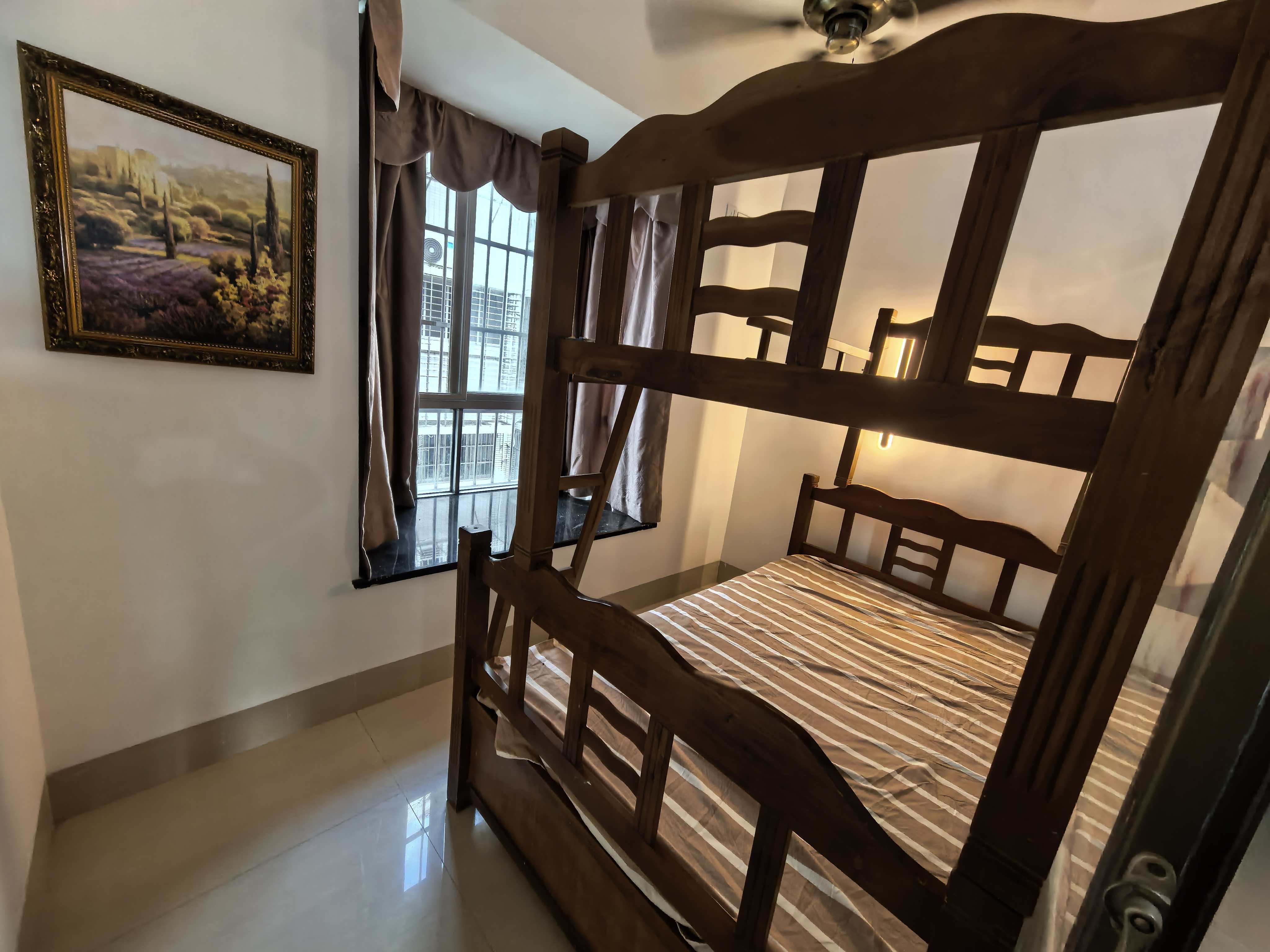 工商学院教工宿舍  3室2厅2卫    2380.0元/月室内图