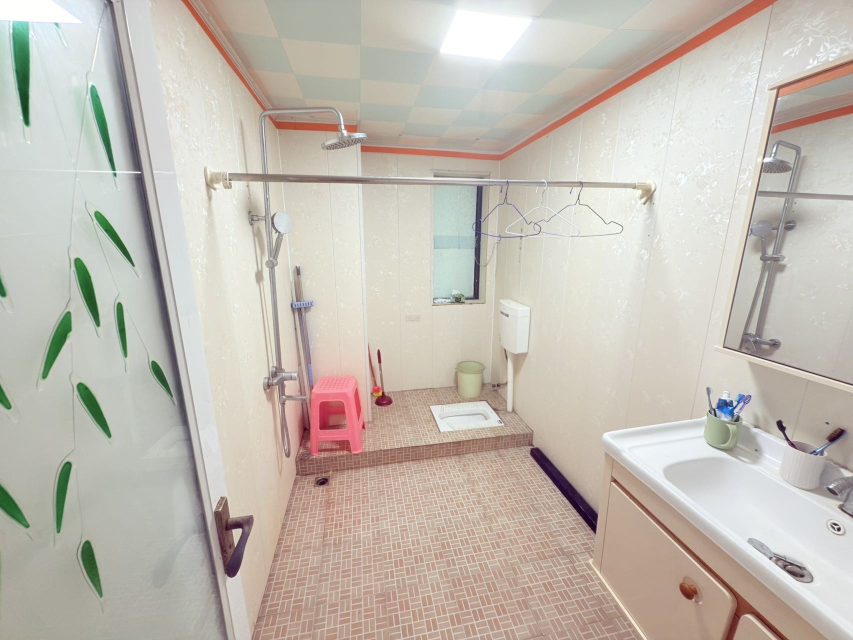 康馨花园  3室2厅1卫    2000.0元/月室内图