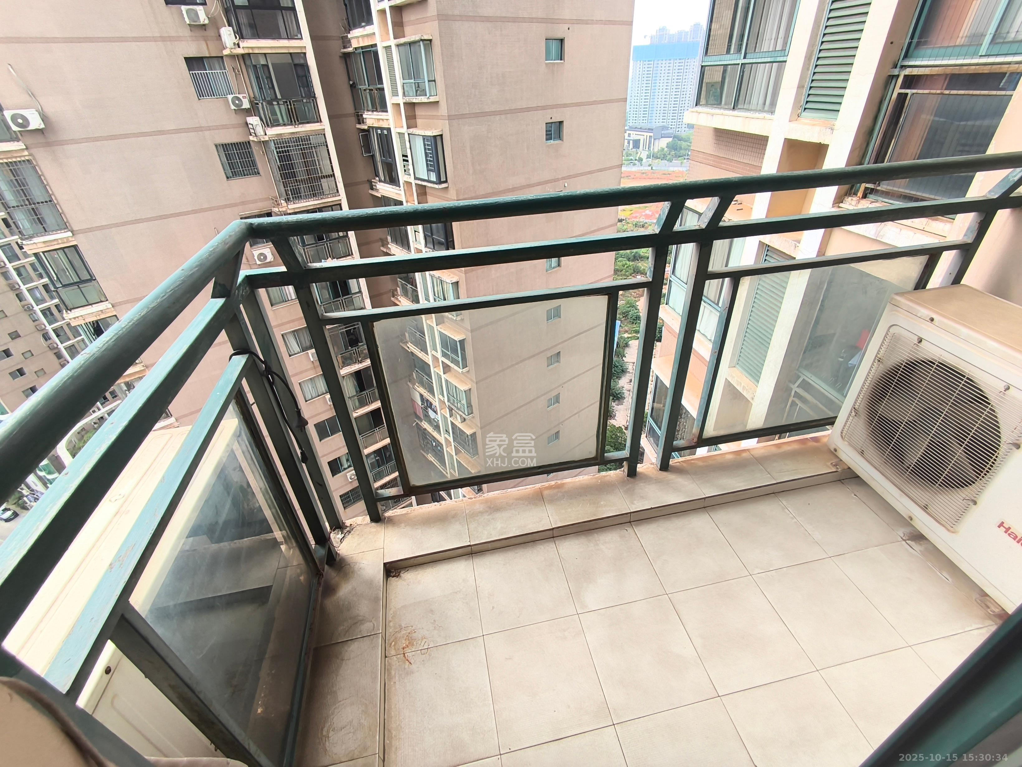 建鑫国际一期 1室2厅1卫 1500.0元/月 建鑫国际一期 1室2厅1卫 1500.0元/月室内图