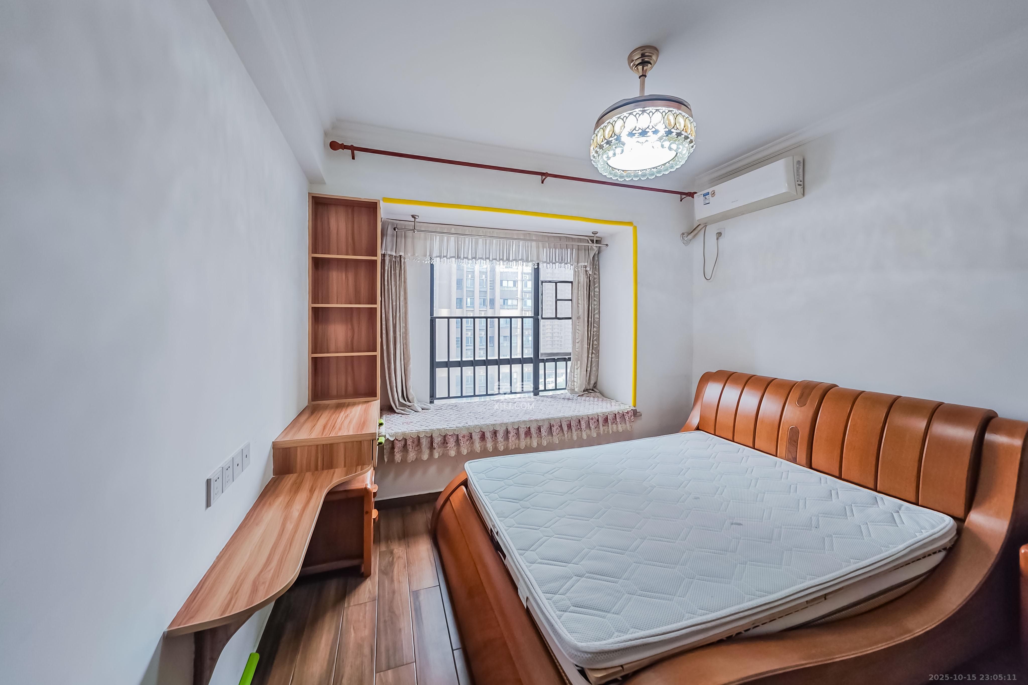 香樟兰亭（朗峰苑）  3室2厅1卫    91.5万卧室