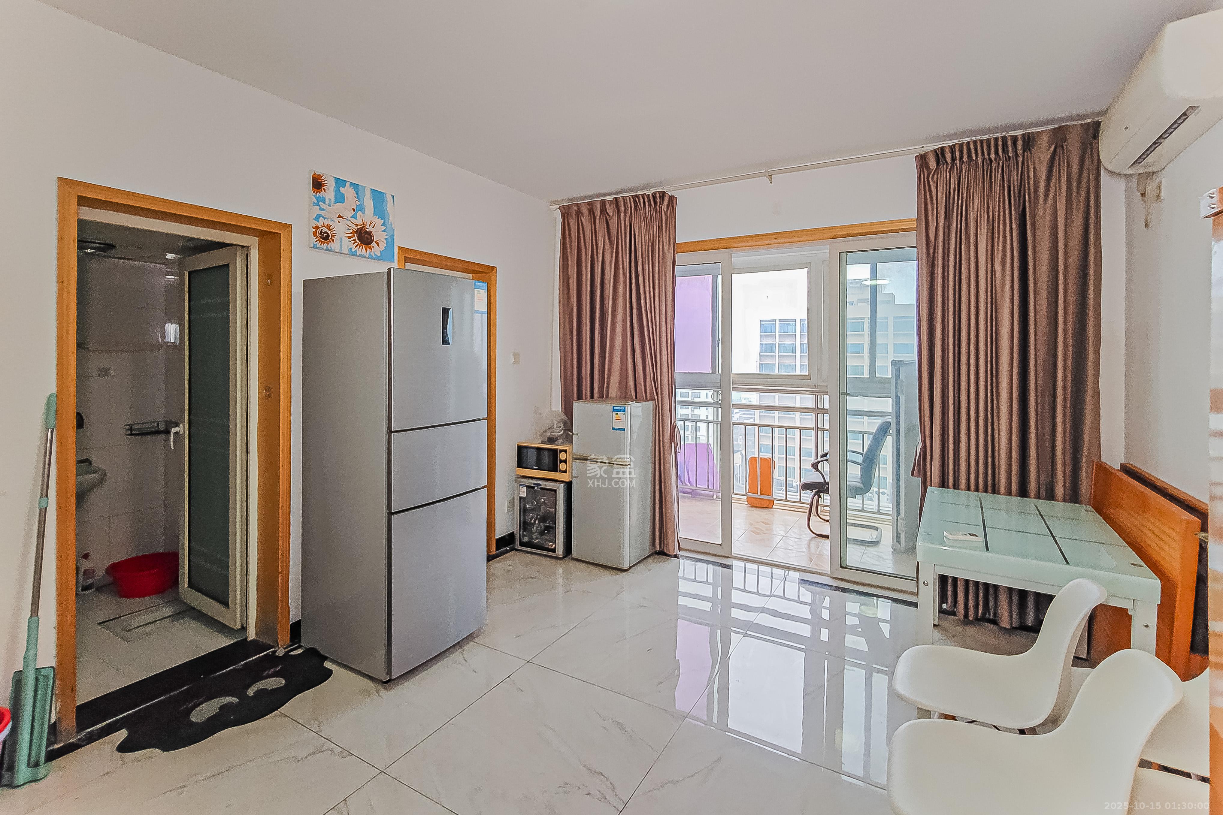 新芙蓉之都  1室1厅1卫    43.0万客厅