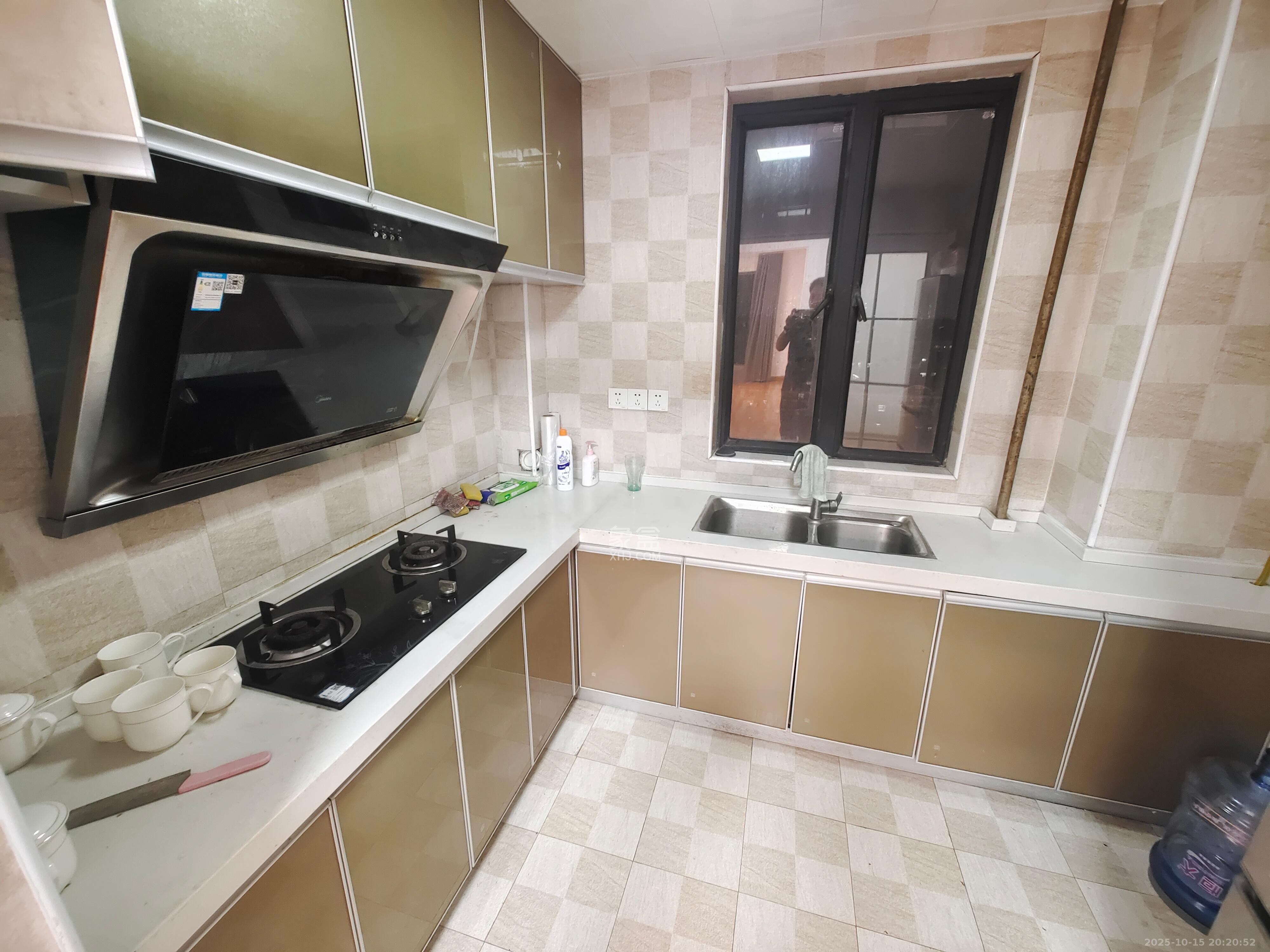 西城龙庭  3室2厅2卫    2700.0元/月室内图