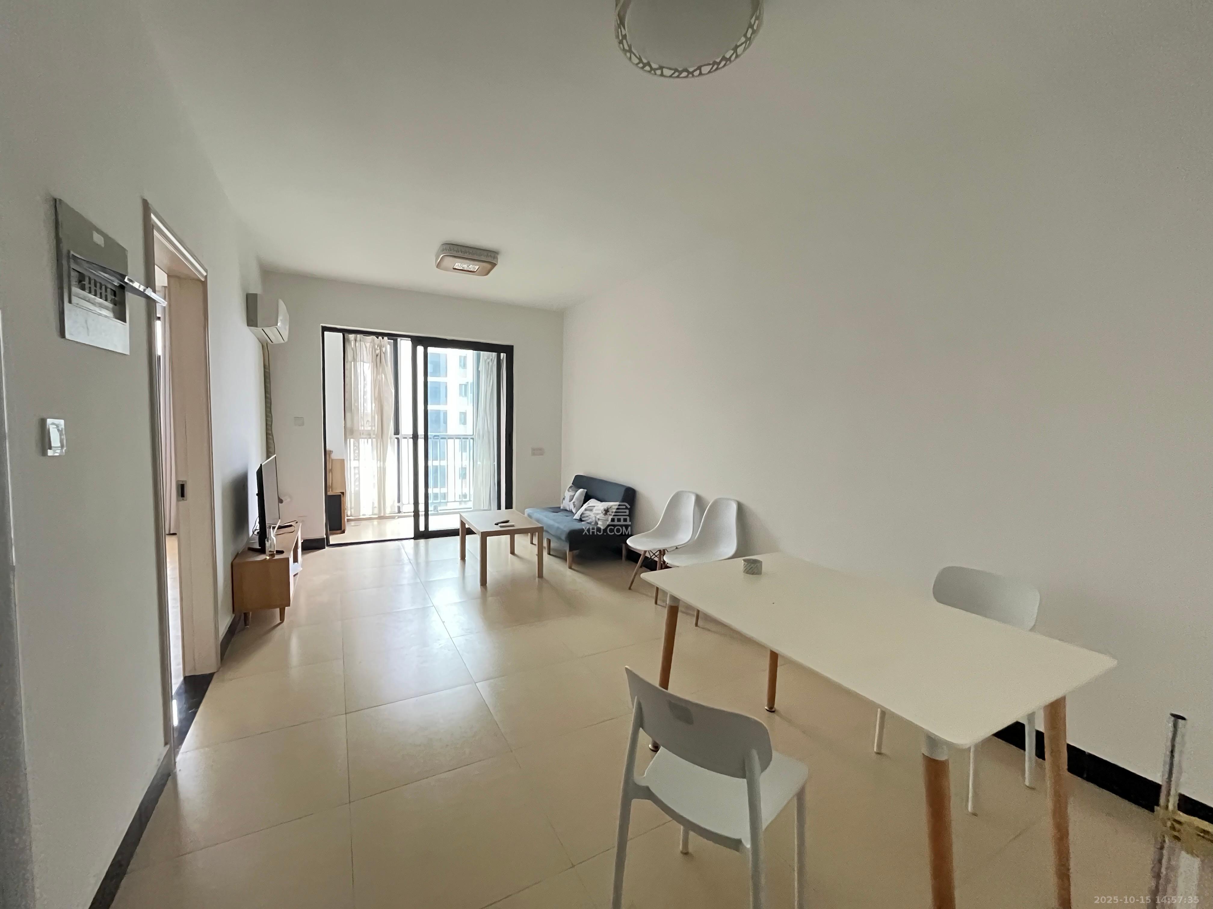 阳光100一期、四五期  2室2厅1卫    2400.0元/月 阳光100一期、四五期  2室2厅1卫    2400.0元/月