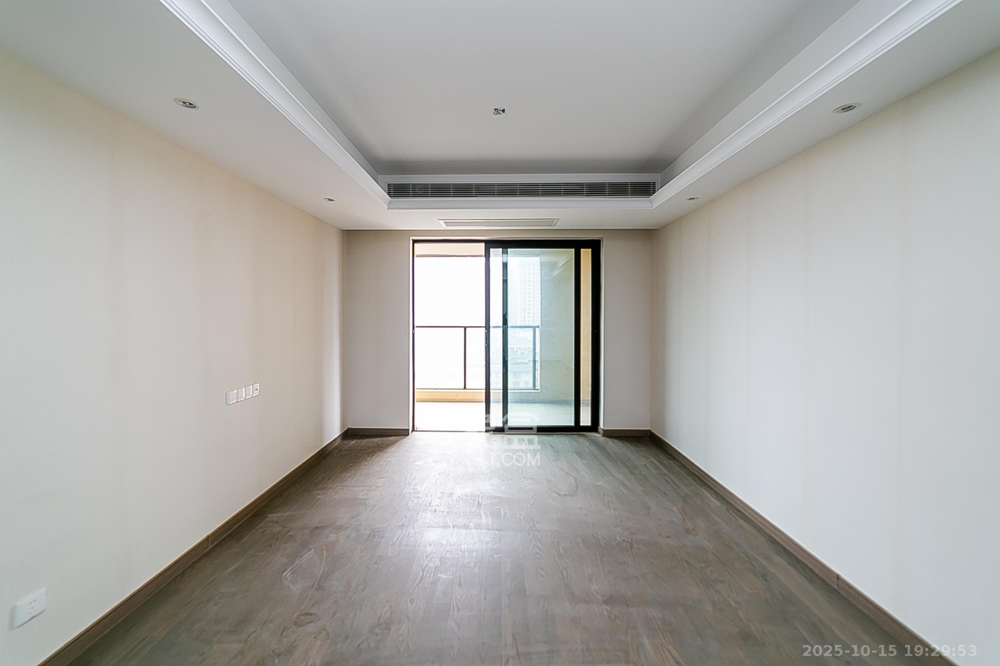 新力铂园(江山云著)  3室2厅2卫    127.0万 新力铂园(江山云著)  3室2厅2卫    127.0万