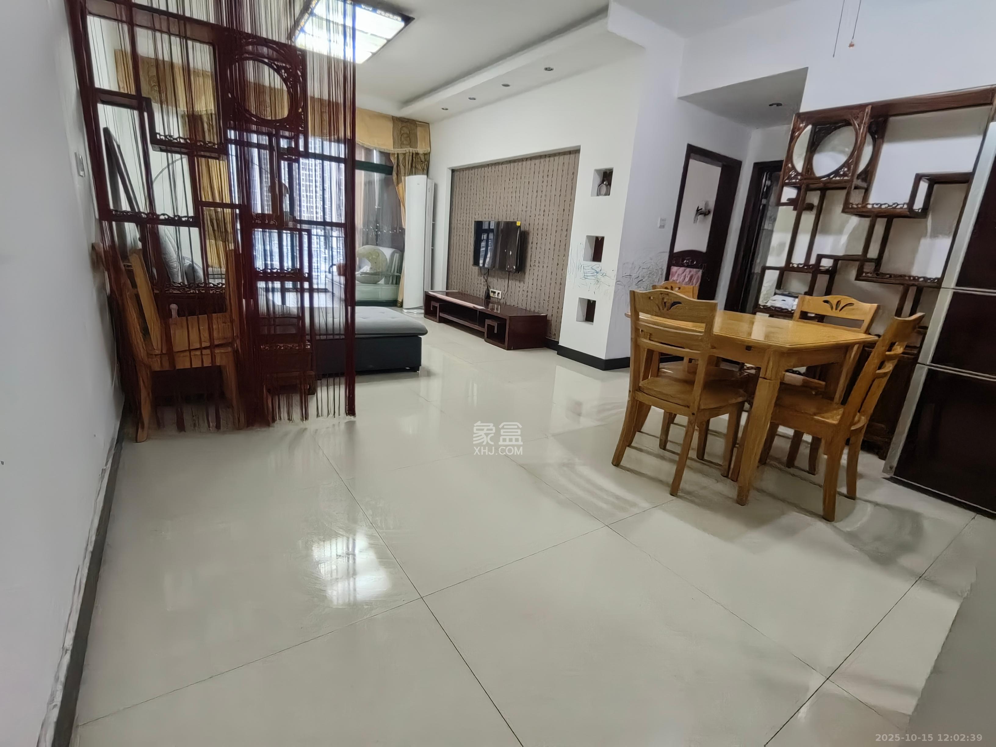 松雅湖畔  2室2厅1卫    1600.0元/月 松雅湖畔  2室2厅1卫    1600.0元/月室内图