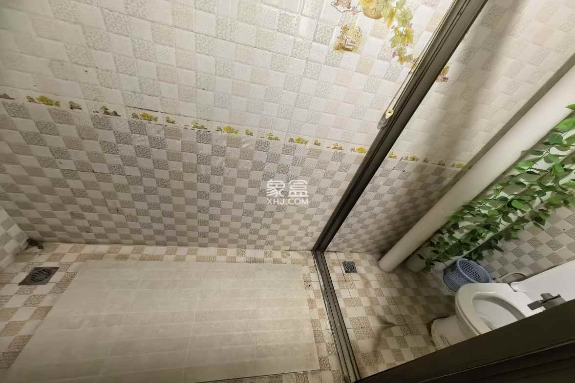 工商学院教工宿舍 3室2厅2卫 2380.0元/月 工商学院教工宿舍 3室2厅2卫 2380.0元/月室内图