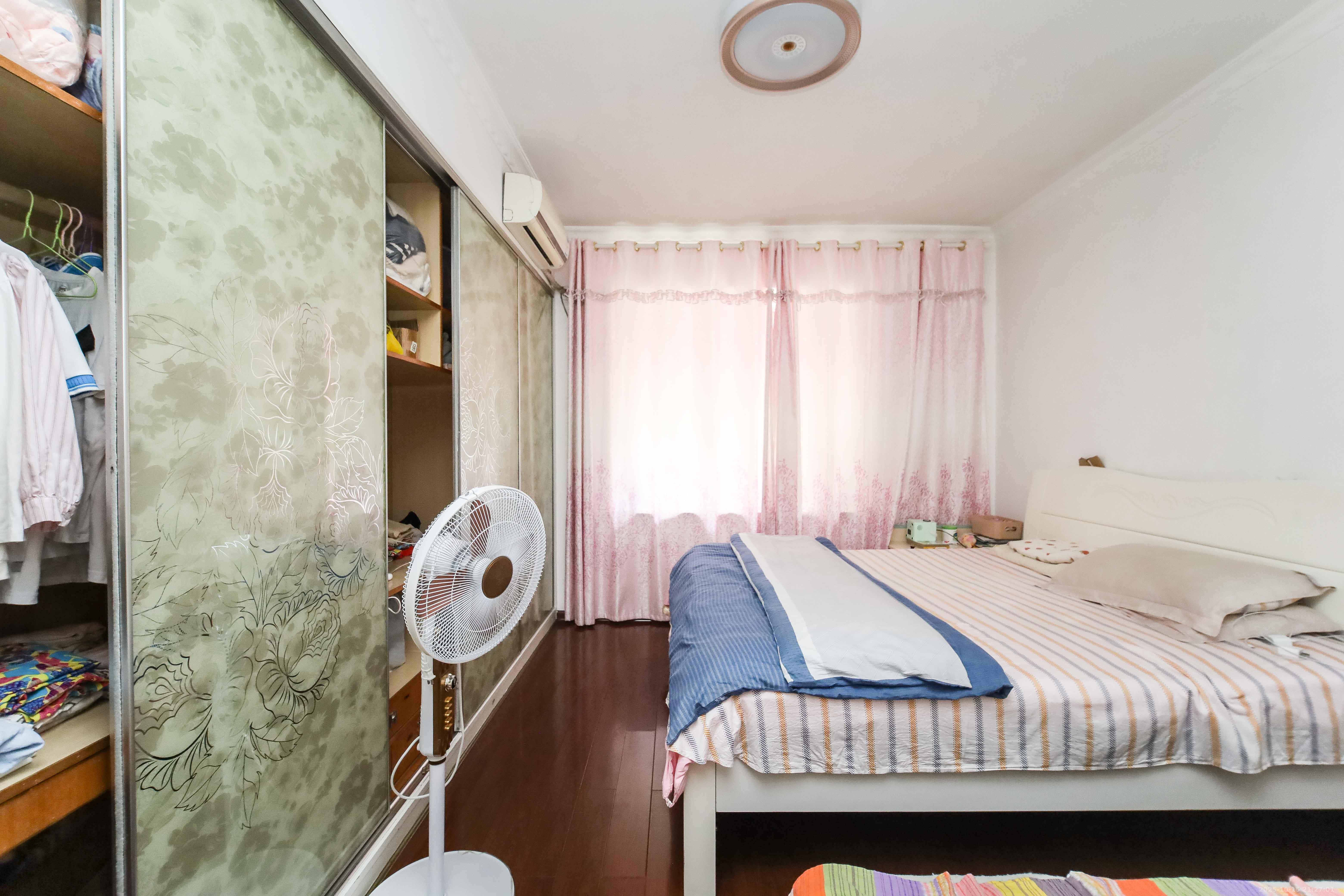 锦湘国际星城三期(锦绣苑) 3室2厅2卫 120.0万 锦湘国际星城三期(锦绣苑) 3室2厅2卫 120.0万卧室