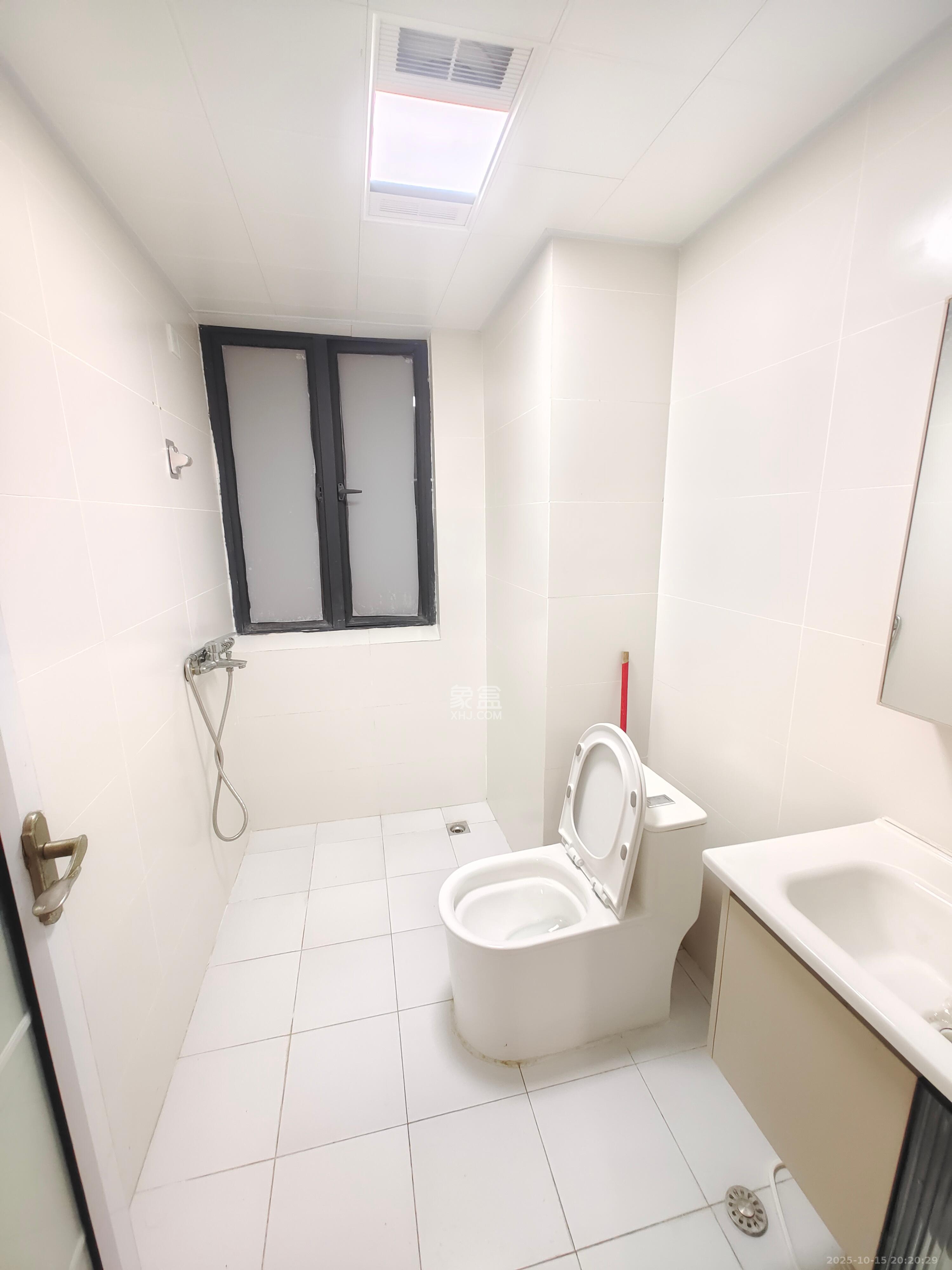 西城龙庭  3室2厅2卫    2700.0元/月室内图