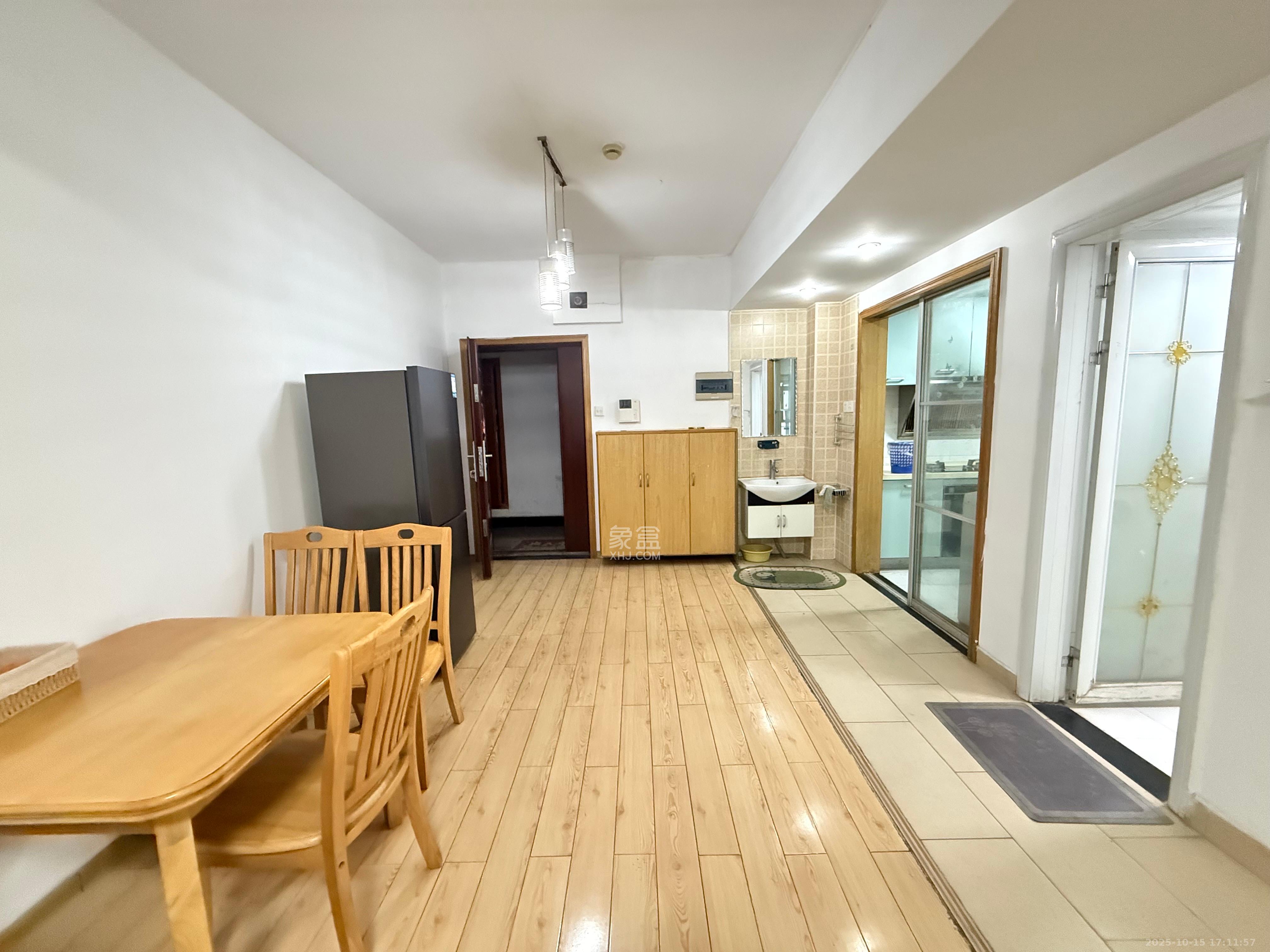 湘府9号  2室1厅1卫    1800.0元/月 湘府9号  2室1厅1卫    1800.0元/月室内图