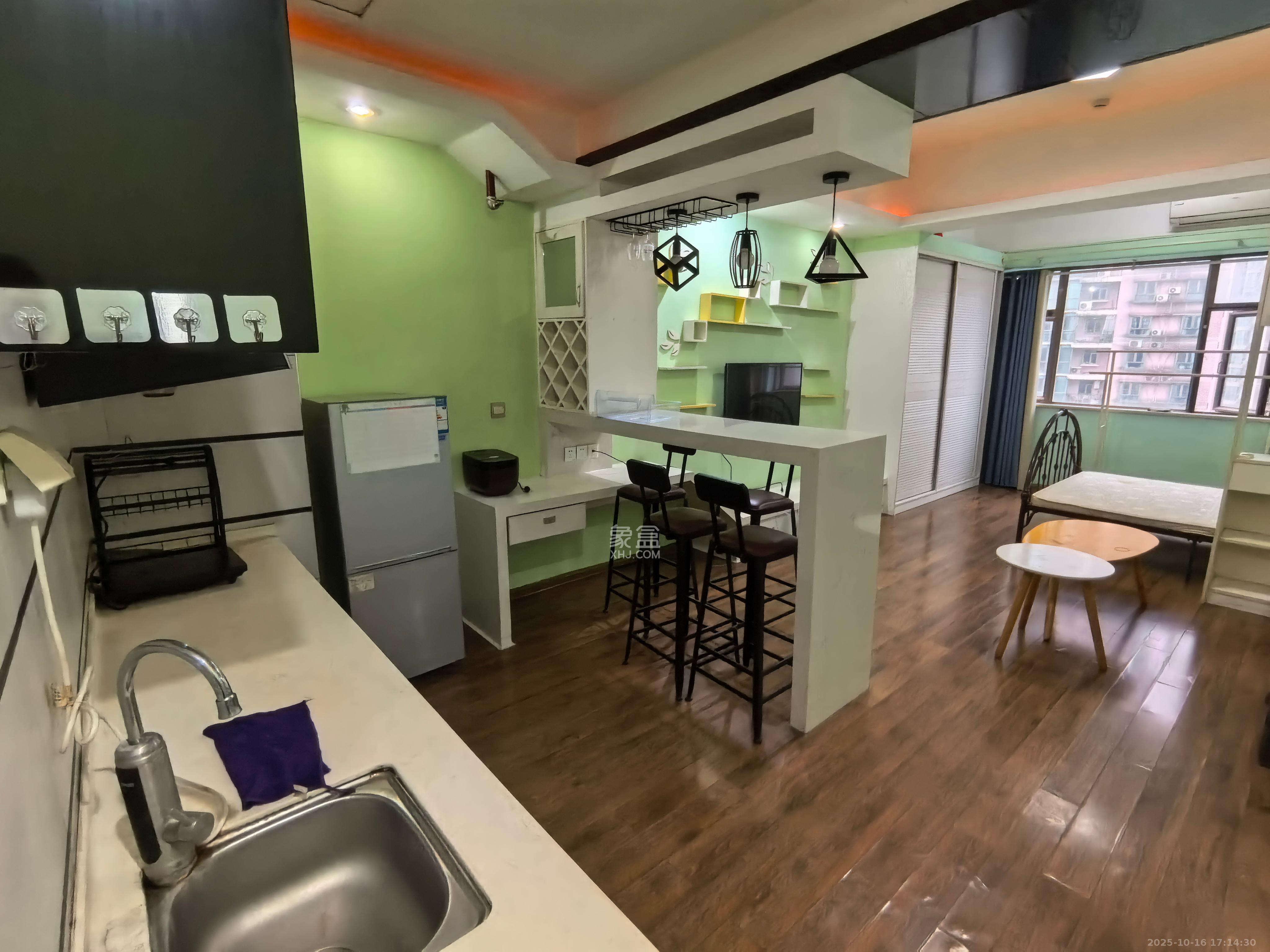 昊天大厦 1室1厅1卫 1600.0元/月 昊天大厦 1室1厅1卫 1600.0元/月室内图