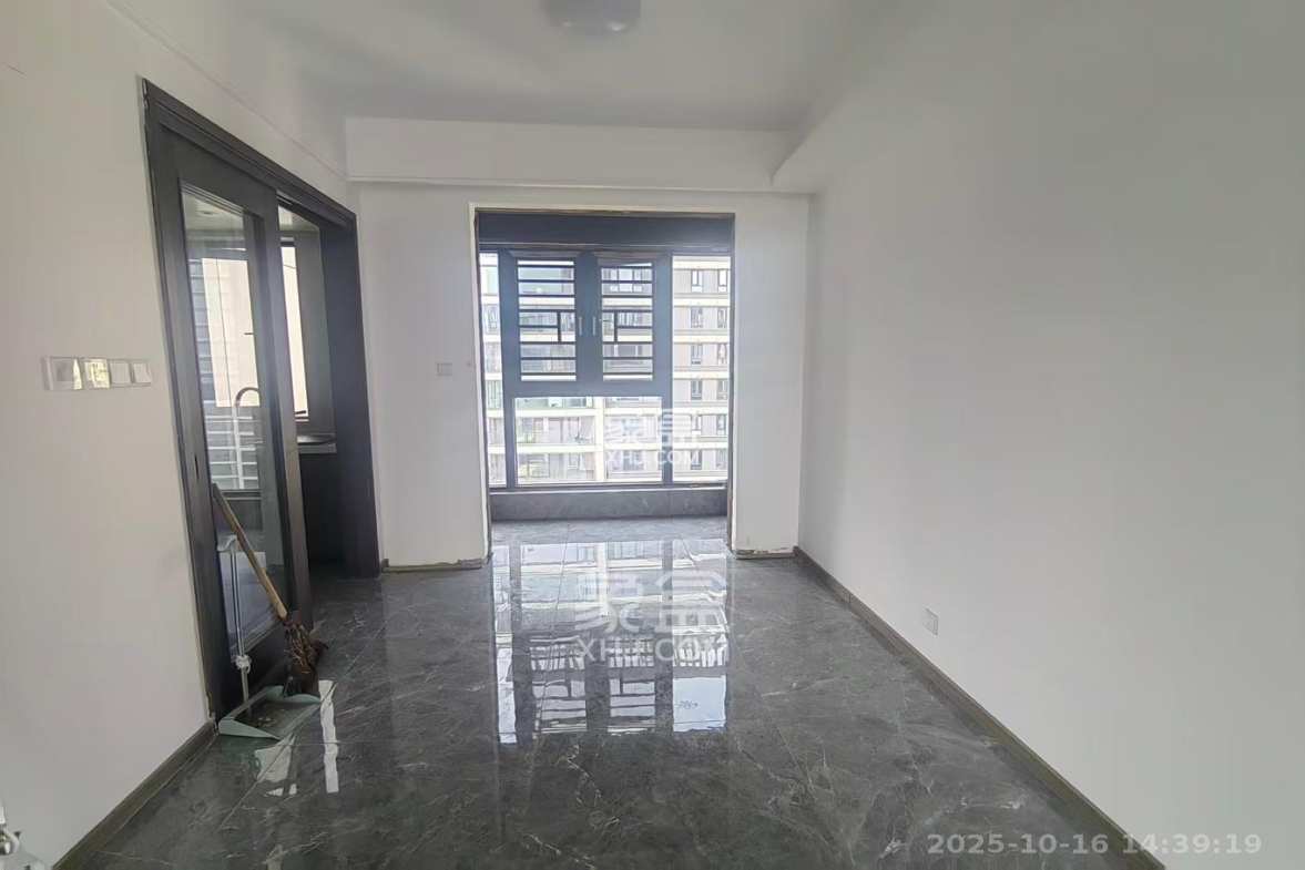 越秀湘江星汇城三期 4室2厅2卫 3500.0元/月 越秀湘江星汇城三期 4室2厅2卫 3500.0元/月室内图