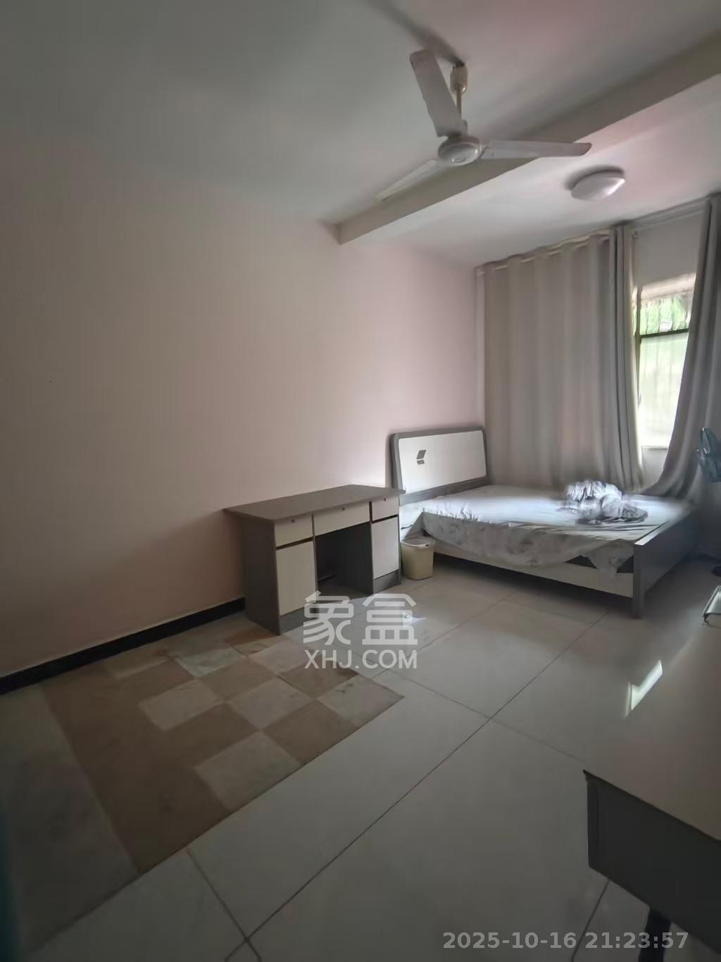 人民新村  3室2厅1卫    2580.0元/月