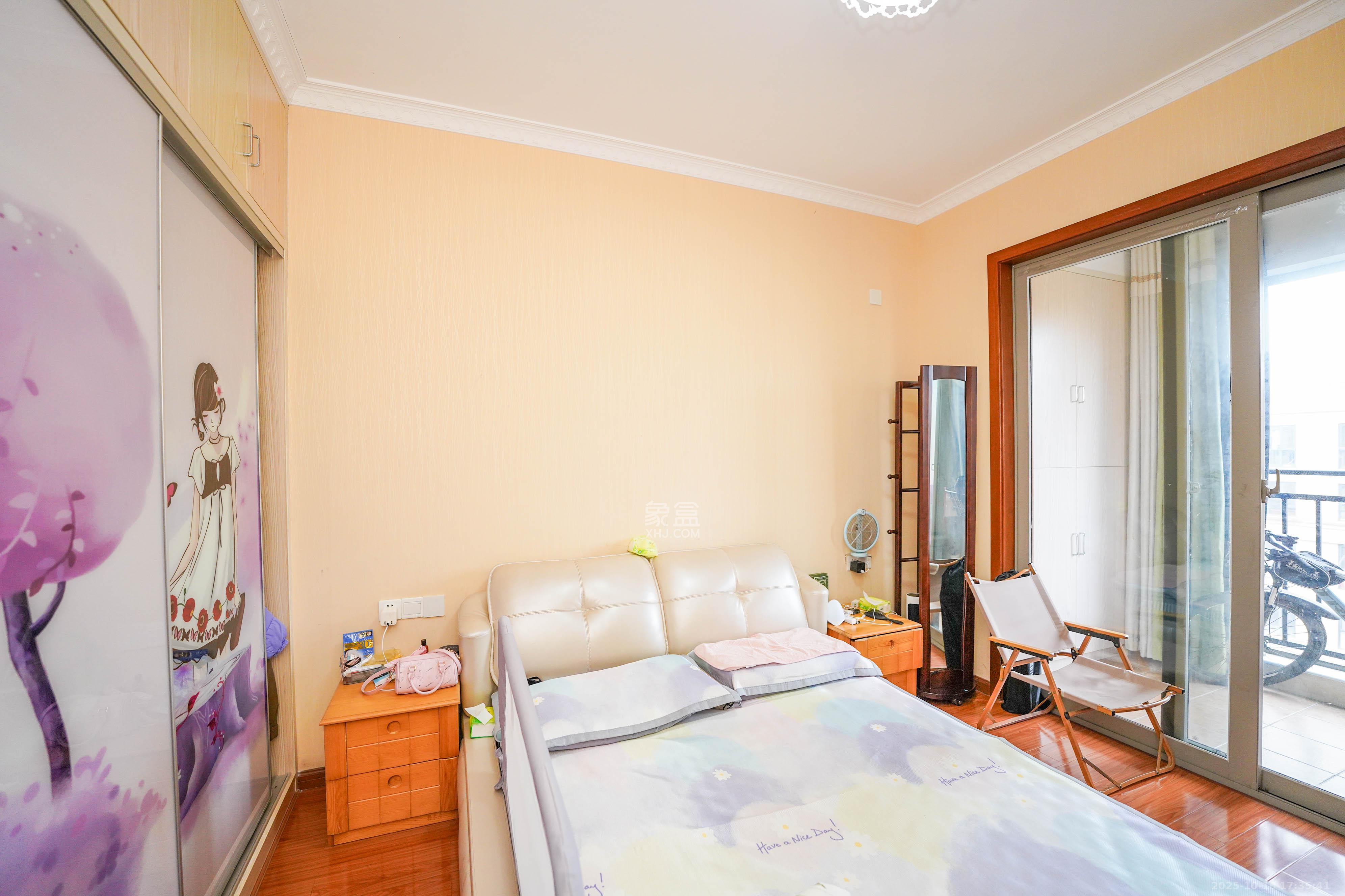 怡海星城  2室2厅1卫    41.0万 怡海星城  2室2厅1卫    41.0万卧室