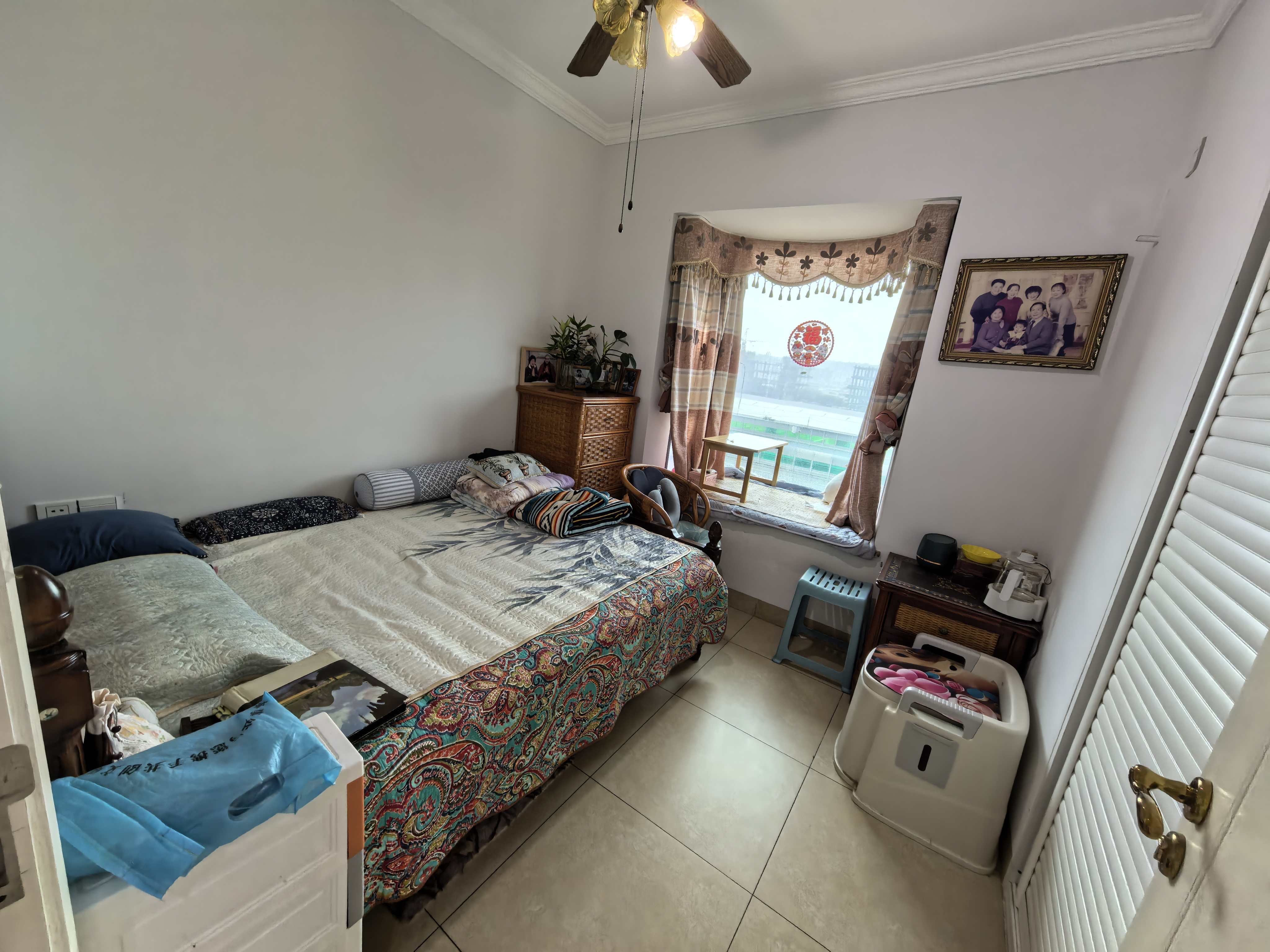 海岸豪庭  3室2厅2卫    207.0万 海岸豪庭  3室2厅2卫    207.0万客厅