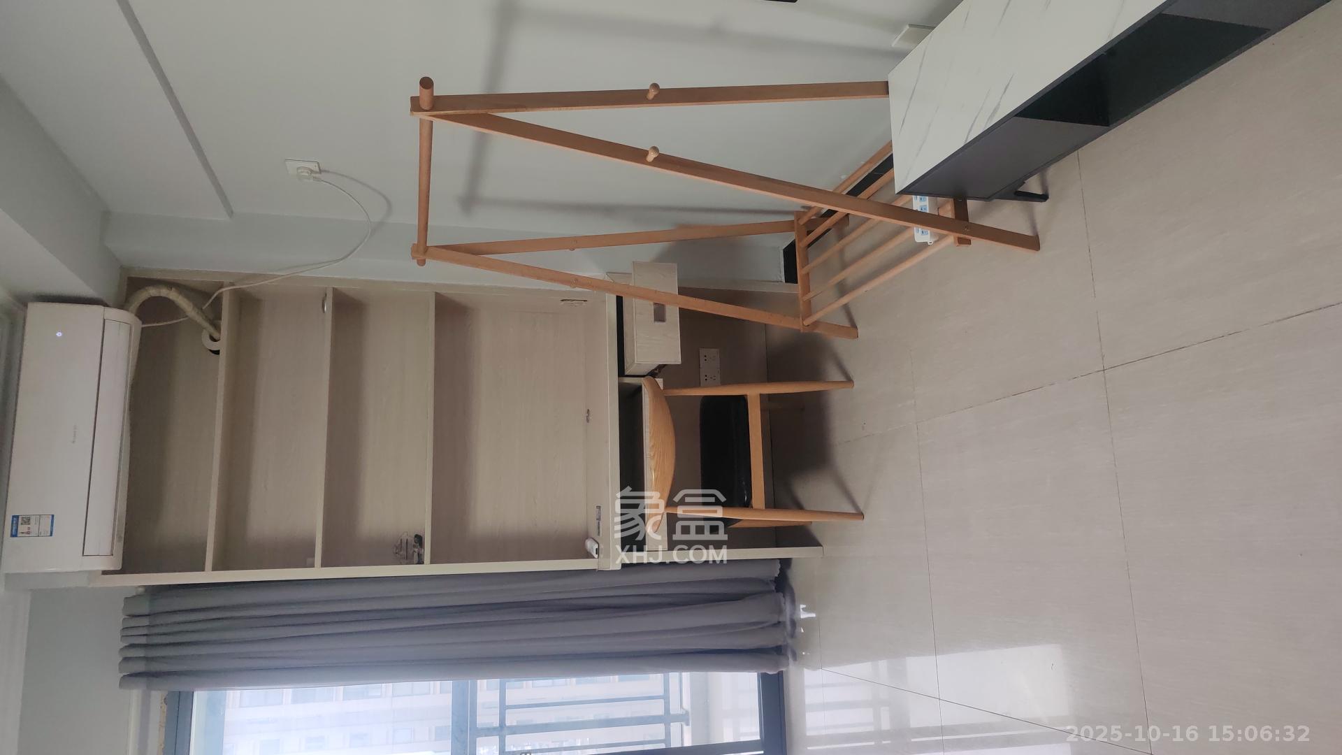 中交里城  1室1厅1卫    1500.0元/月 中交里城  1室1厅1卫    1500.0元/月室内图