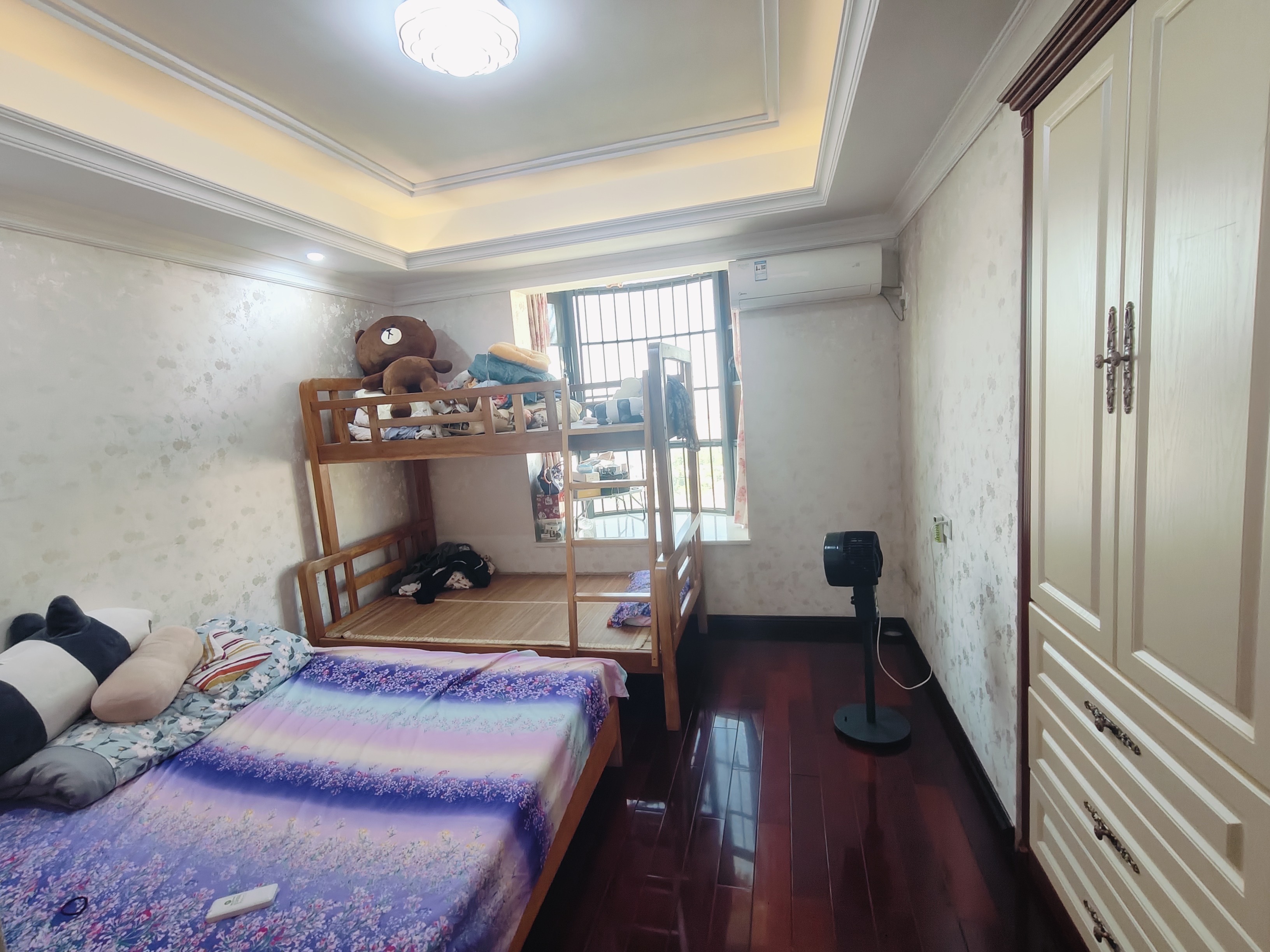 海岸豪庭  2室2厅1卫    176.0万 海岸豪庭  2室2厅1卫    176.0万客厅