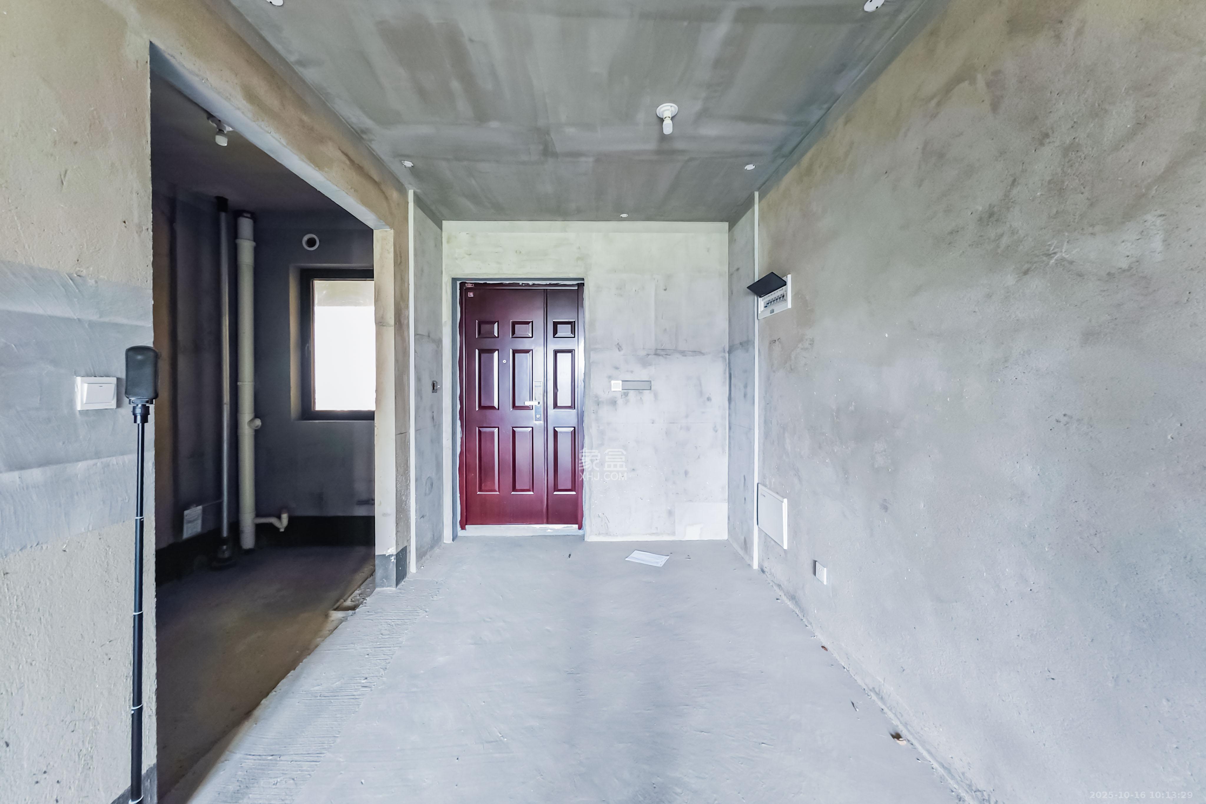 中天星耀城  3室2厅2卫    115.0万 中天星耀城  3室2厅2卫    115.0万客厅