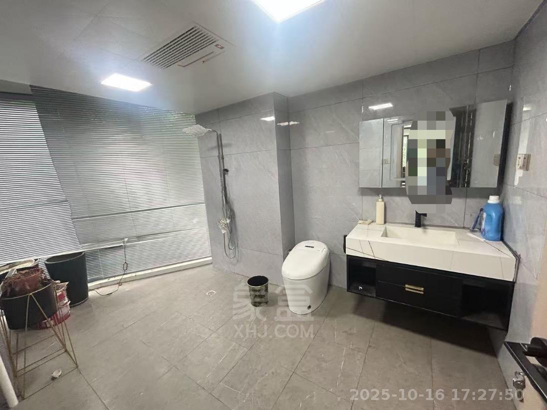 城市风景  5室2厅2卫    4000.0元/月室内图