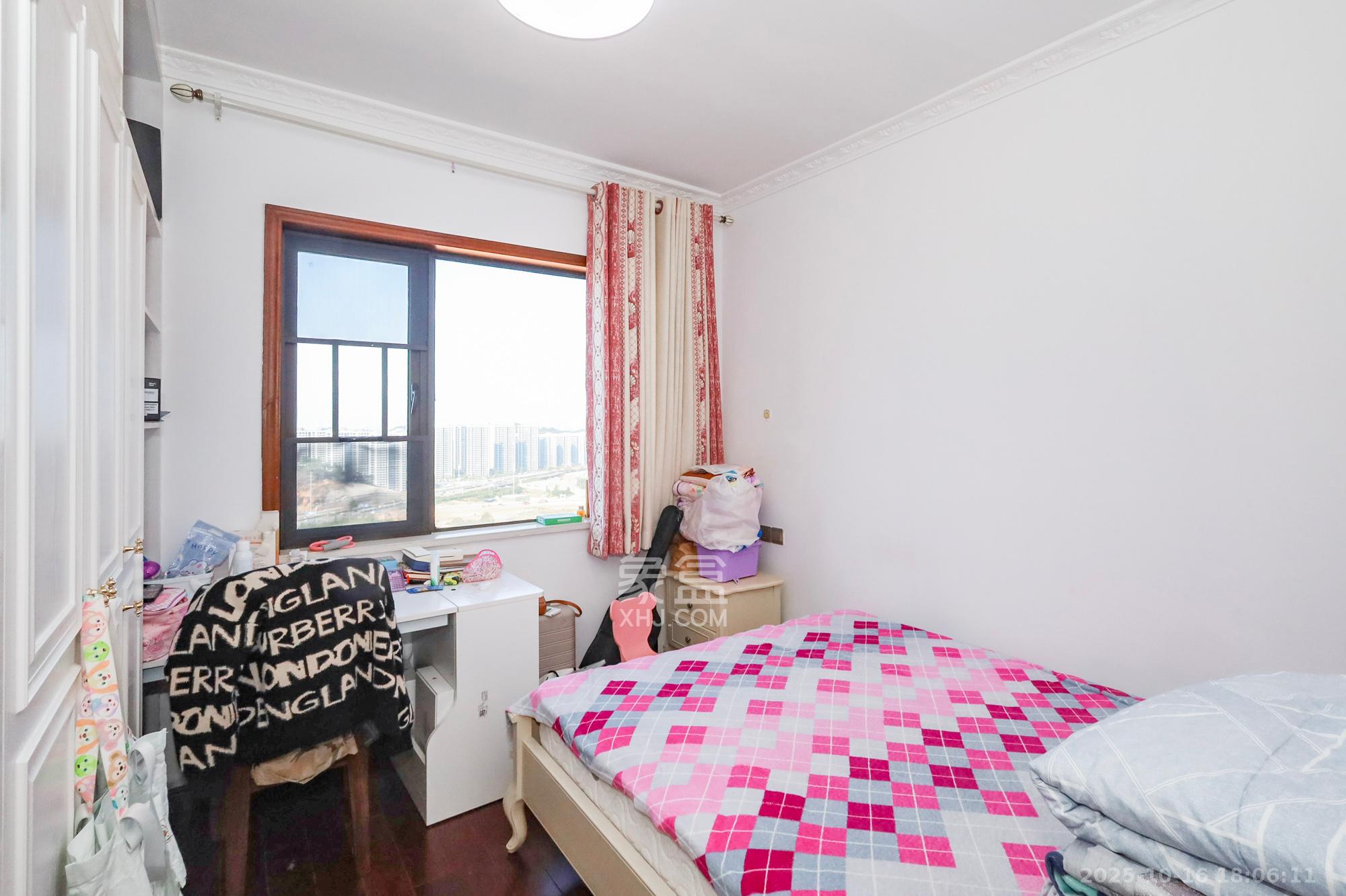 钰龙天下二期（钰龙佳园）  4室2厅2卫    265.0万卧室