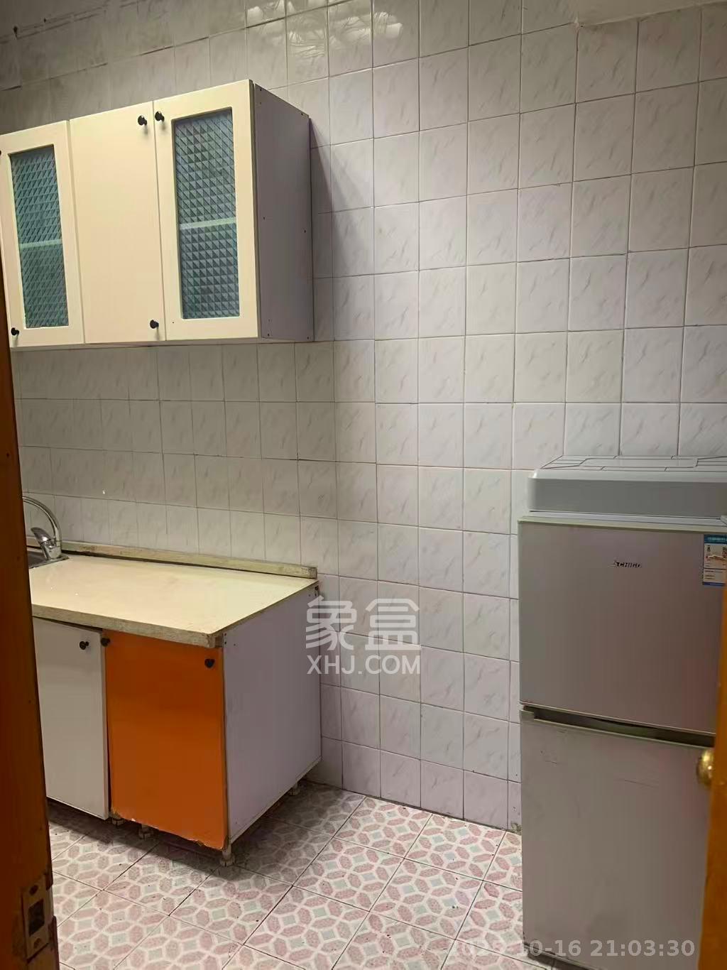 洞井商贸城 3室2厅1卫 800.0元/月 洞井商贸城 3室2厅1卫 800.0元/月室内图