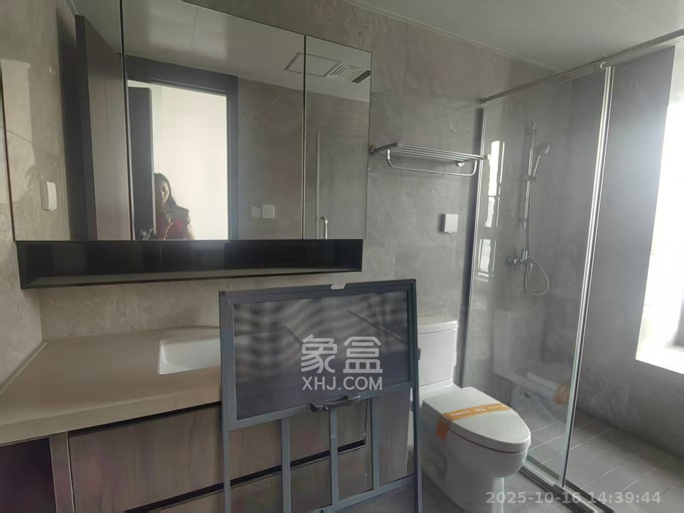 越秀湘江星汇城三期 4室2厅2卫 3500.0元/月 越秀湘江星汇城三期 4室2厅2卫 3500.0元/月室内图