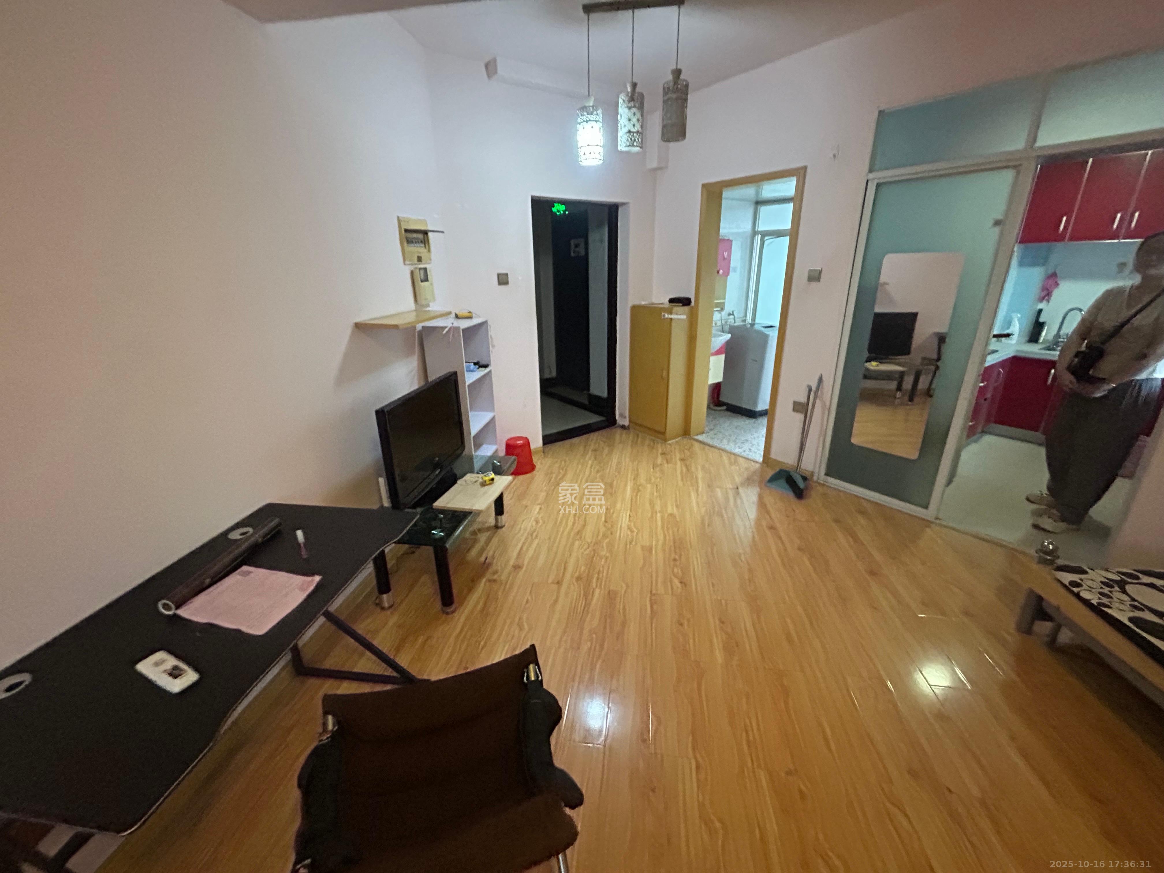 月湖兰庭  1室1厅1卫    1700.0元/月 月湖兰庭  1室1厅1卫    1700.0元/月室内图