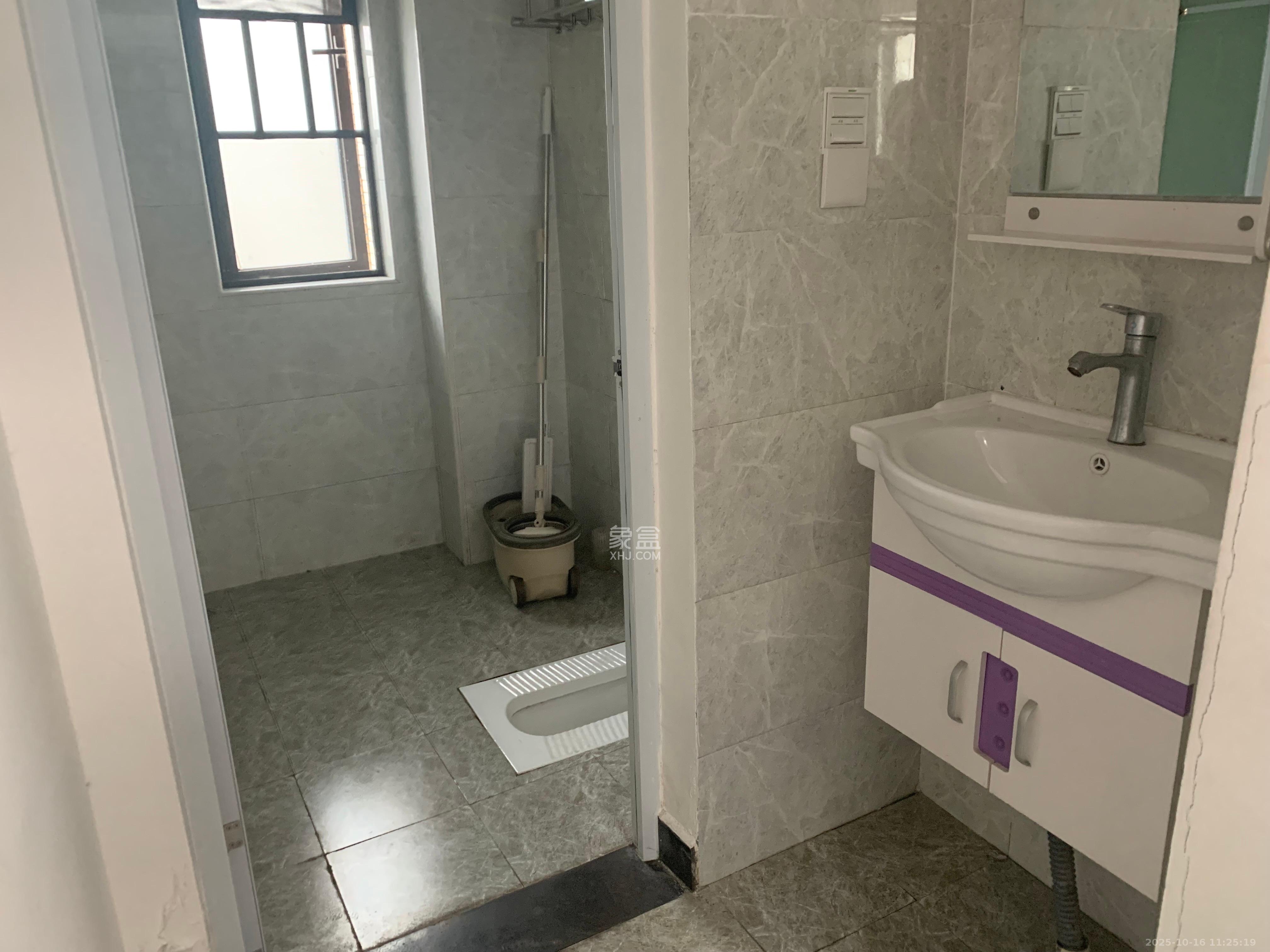 惟盛园 4室2厅2卫 3500.0元/月 惟盛园 4室2厅2卫 3500.0元/月室内图