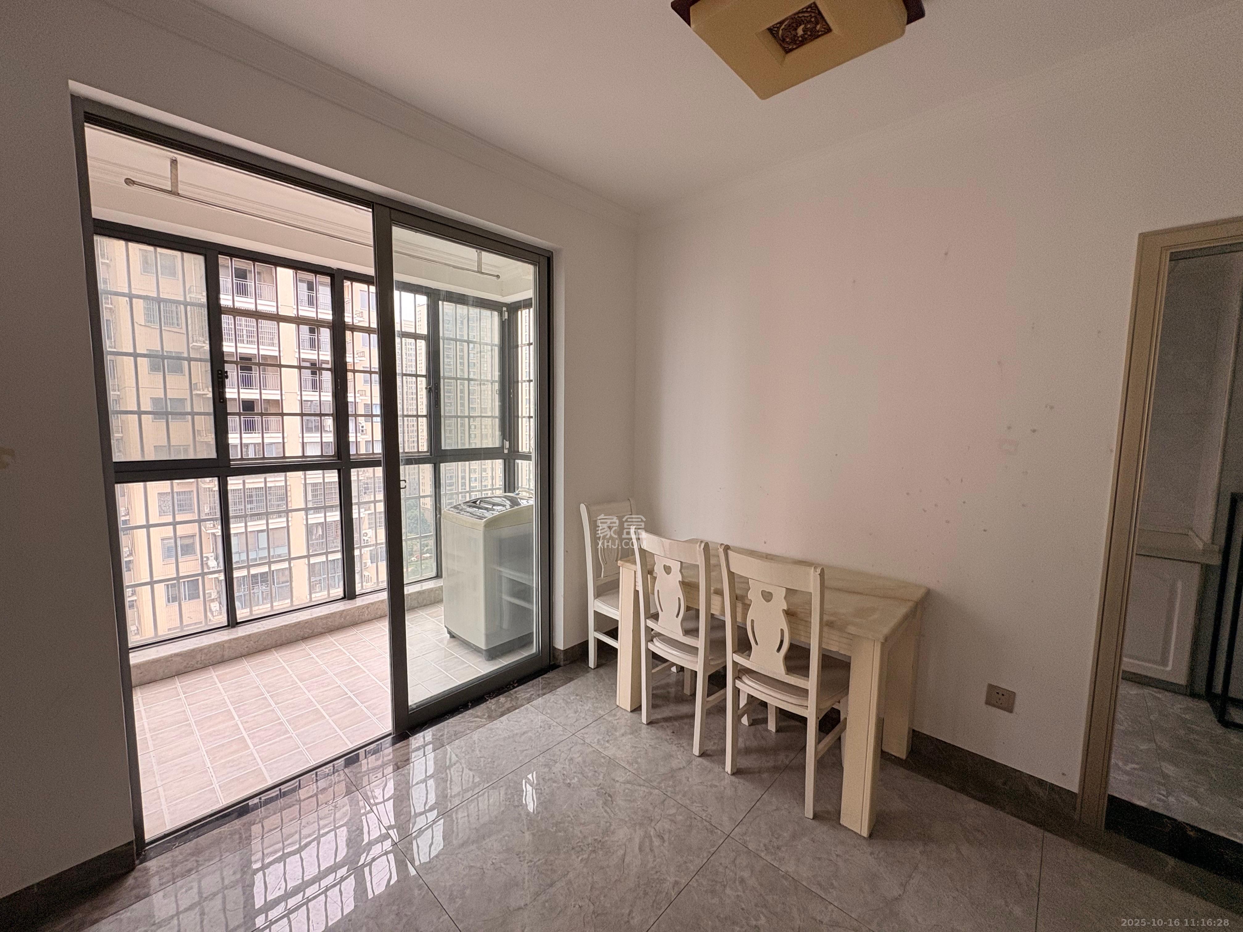 汇景豪庭  1室2厅1卫    2500.0元/月室内图