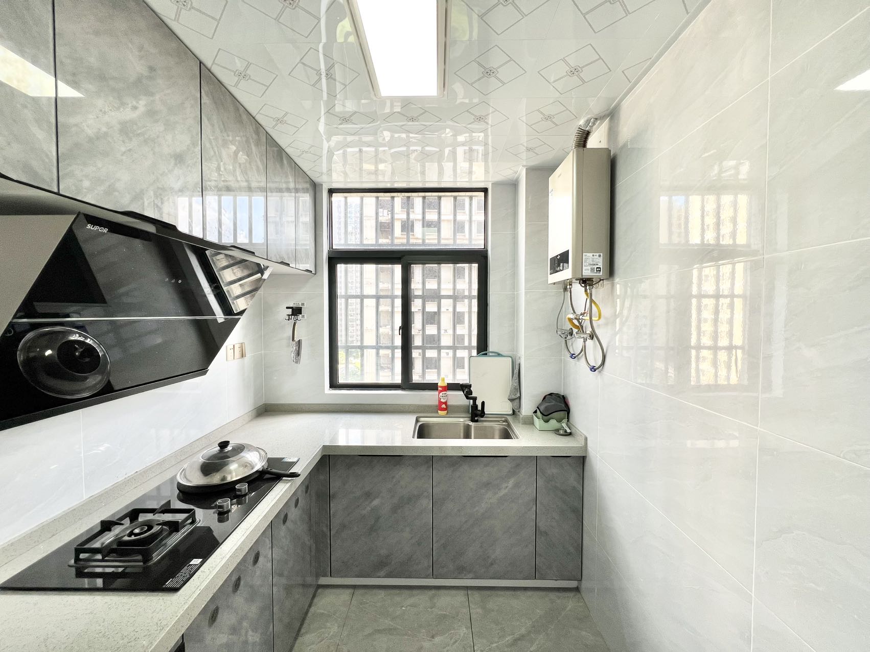 中平广场  3室2厅2卫    3600.0元/月 中平广场  3室2厅2卫    3600.0元/月室内图