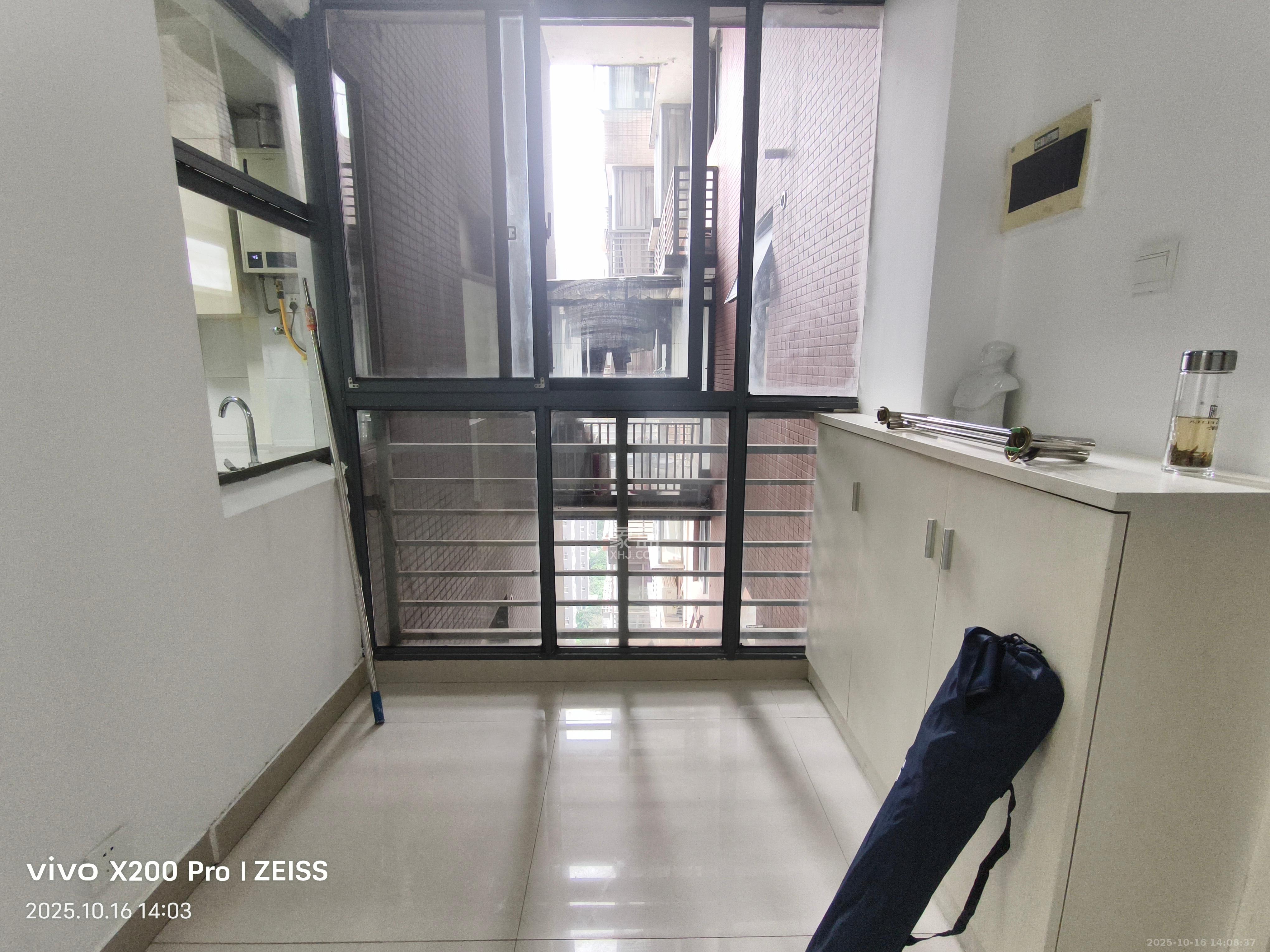 滨江君悦香邸  3室2厅2卫    3000.0元/月室内图