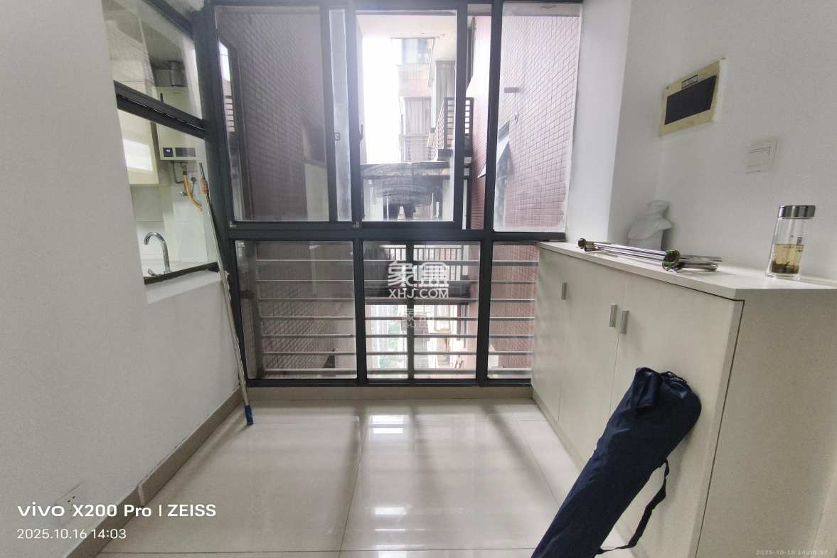 滨江君悦香邸 3室2厅2卫 3000.0元/月 滨江君悦香邸 3室2厅2卫 3000.0元/月室内图