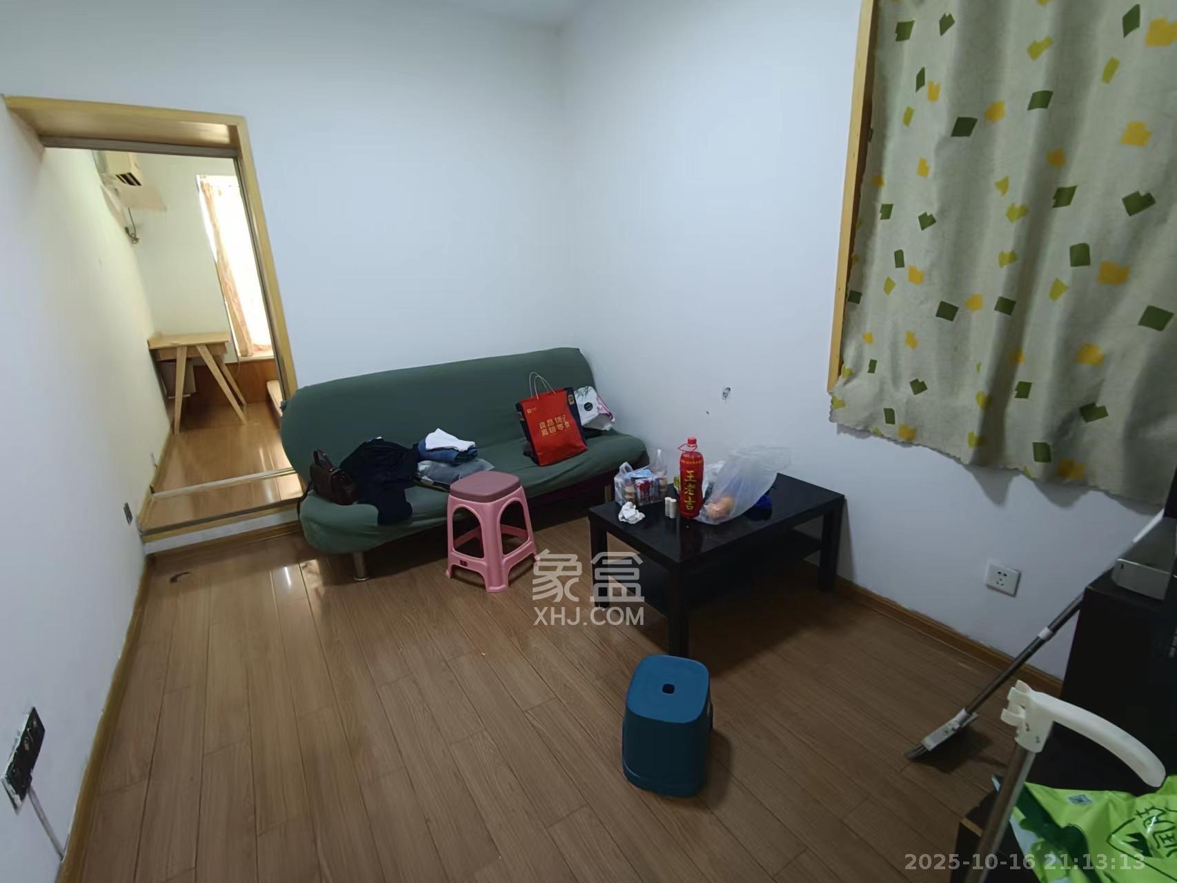 景泰雅苑（景江融城）  1室1厅1卫    1600.0元/月