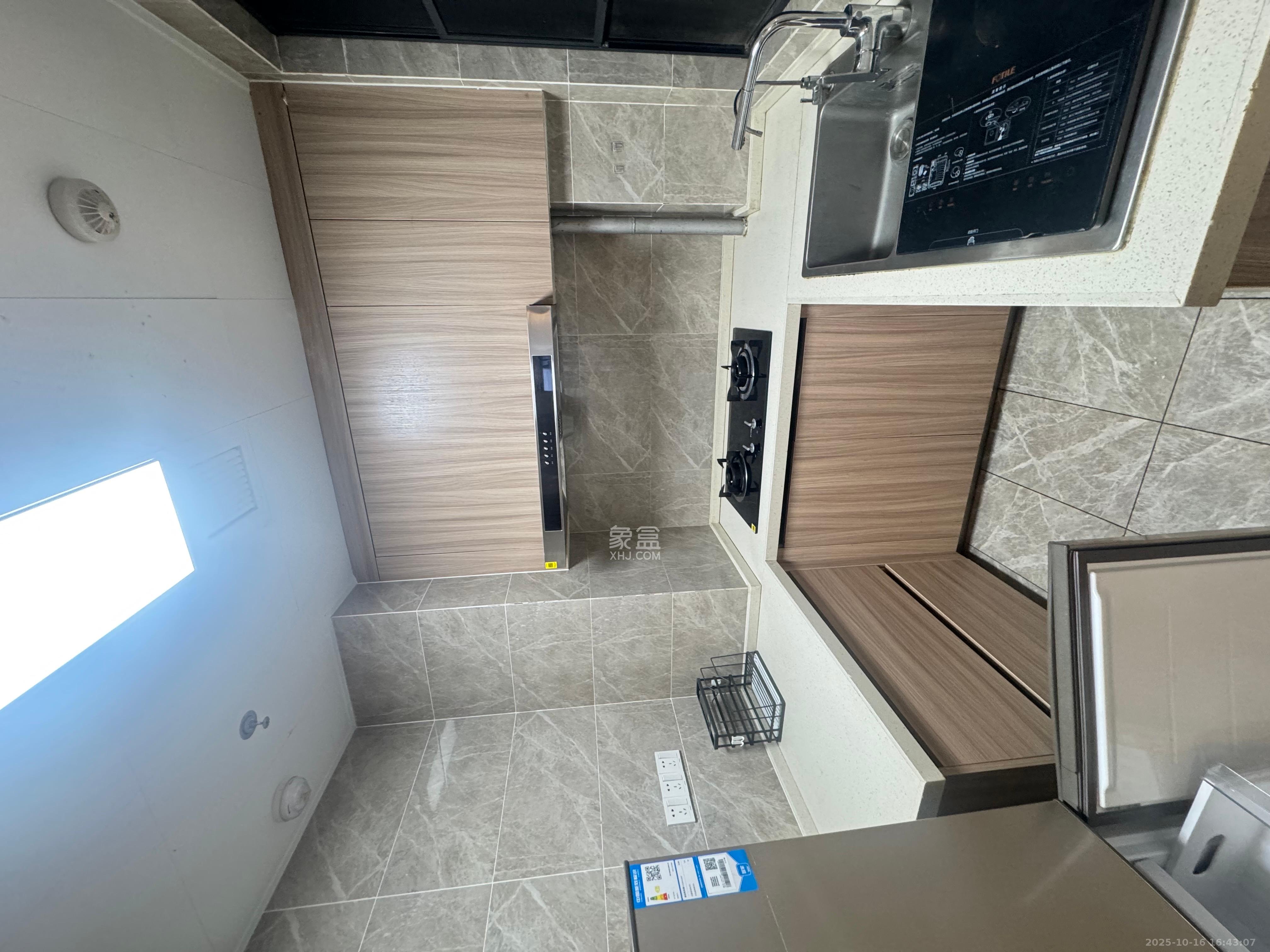 南山梅溪一方  3室1厅2卫    2700.0元/月 南山梅溪一方  3室1厅2卫    2700.0元/月室内图