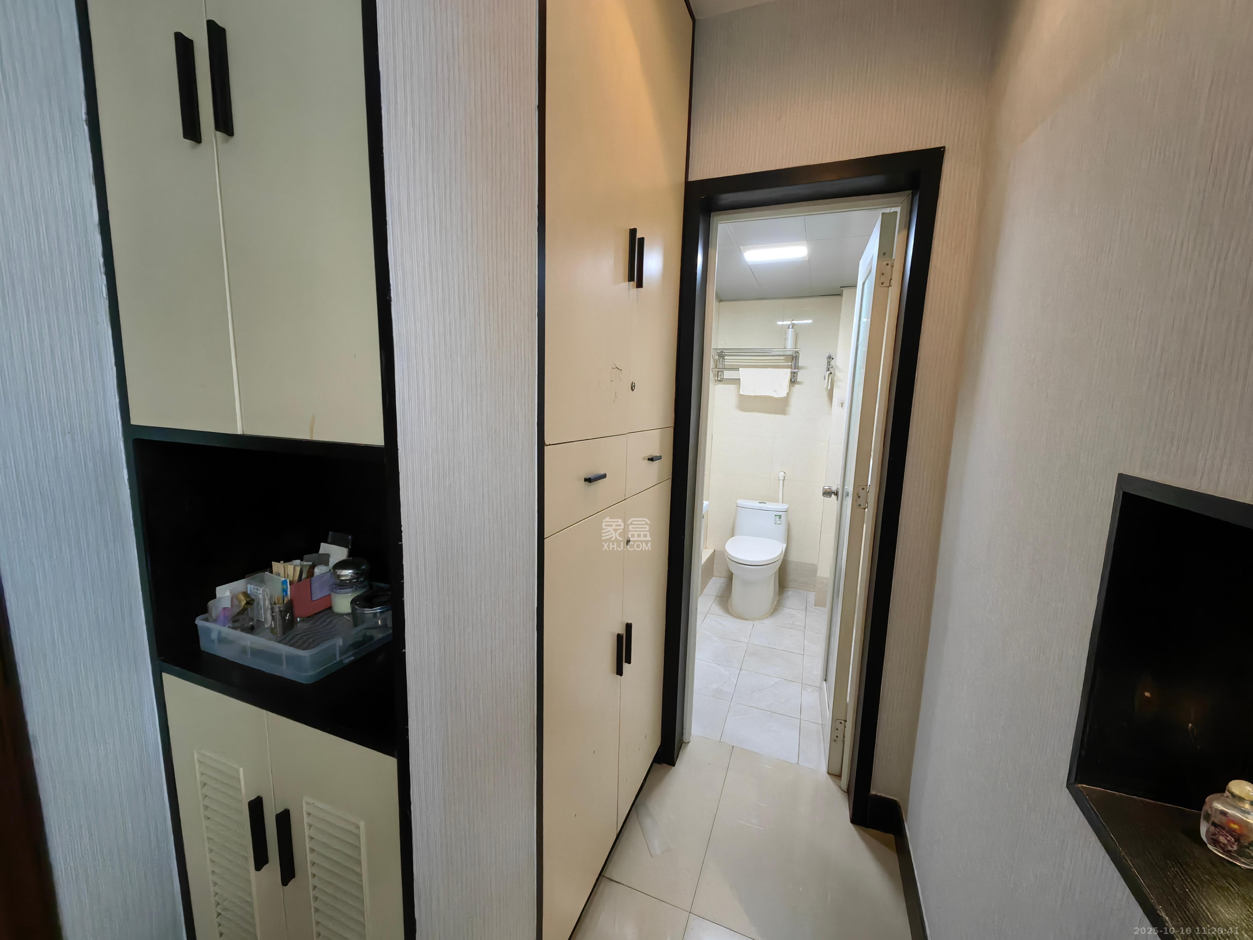 芙蓉公馆  1室1厅1卫    2500.0元/月室内图