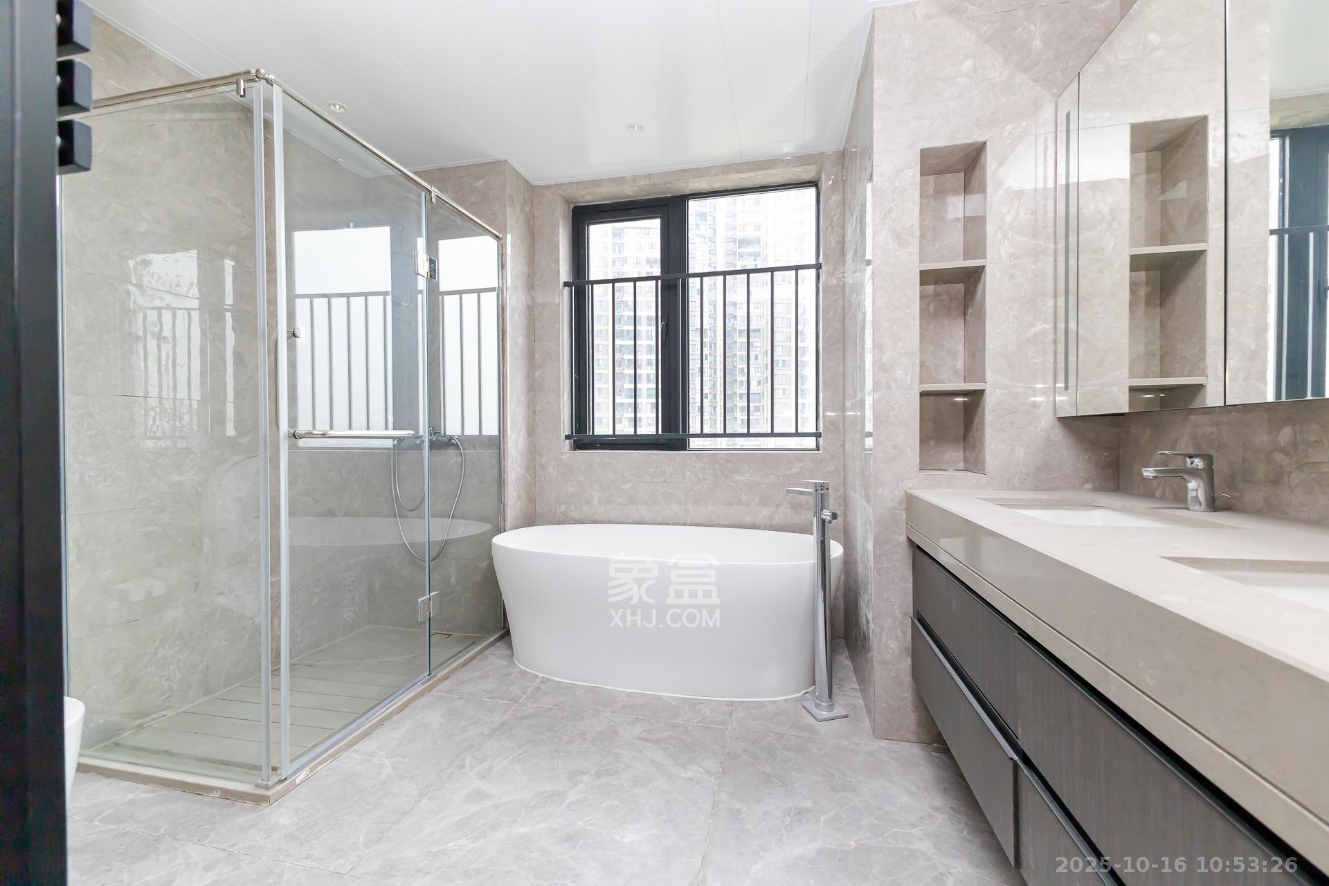 越秀湘江星汇城三期 4室2厅2卫 320.0万 越秀湘江星汇城三期 4室2厅2卫 320.0万卫生间