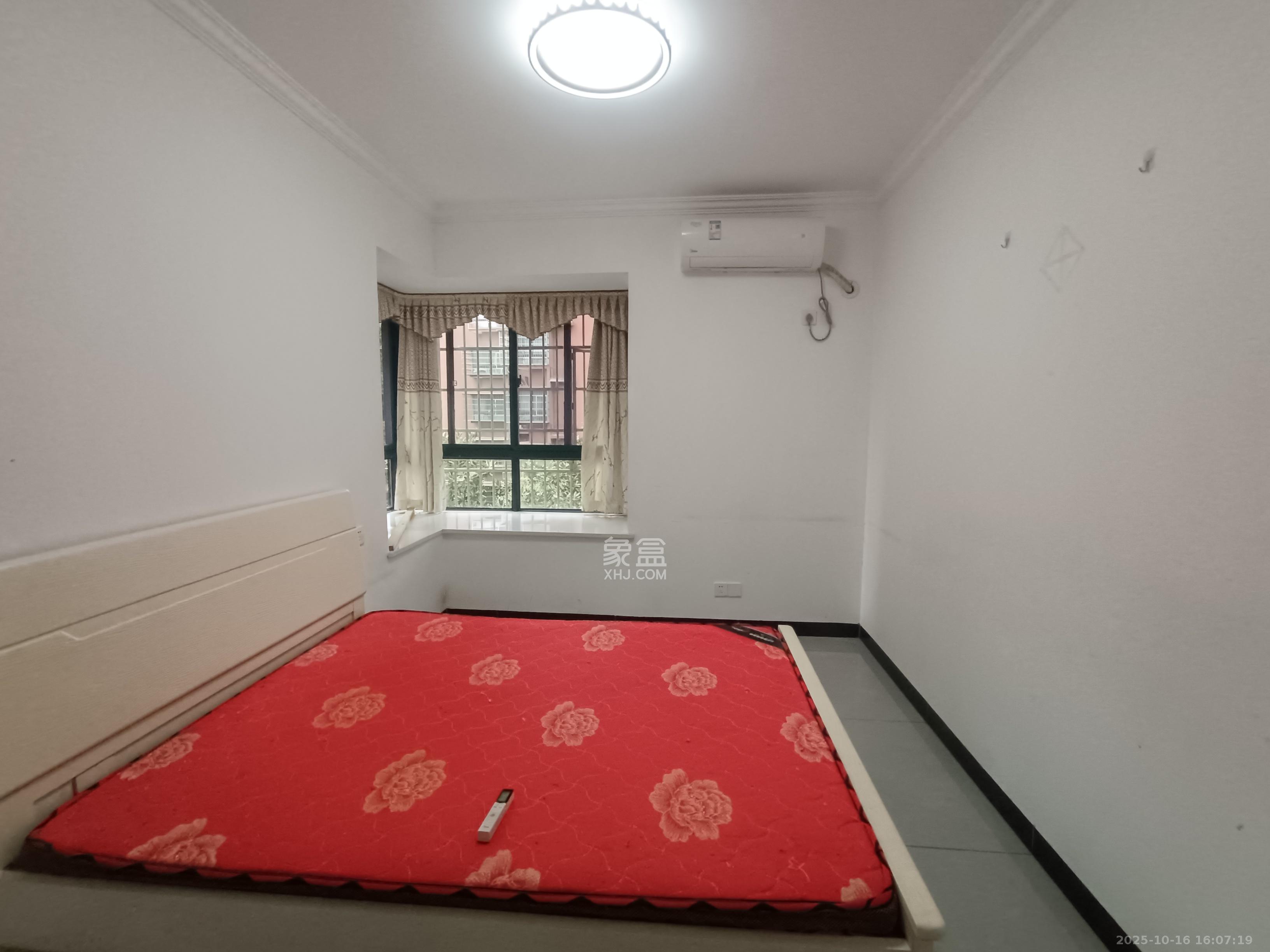 岳鞍阁小区  2室2厅1卫    1800.0元/月室内图